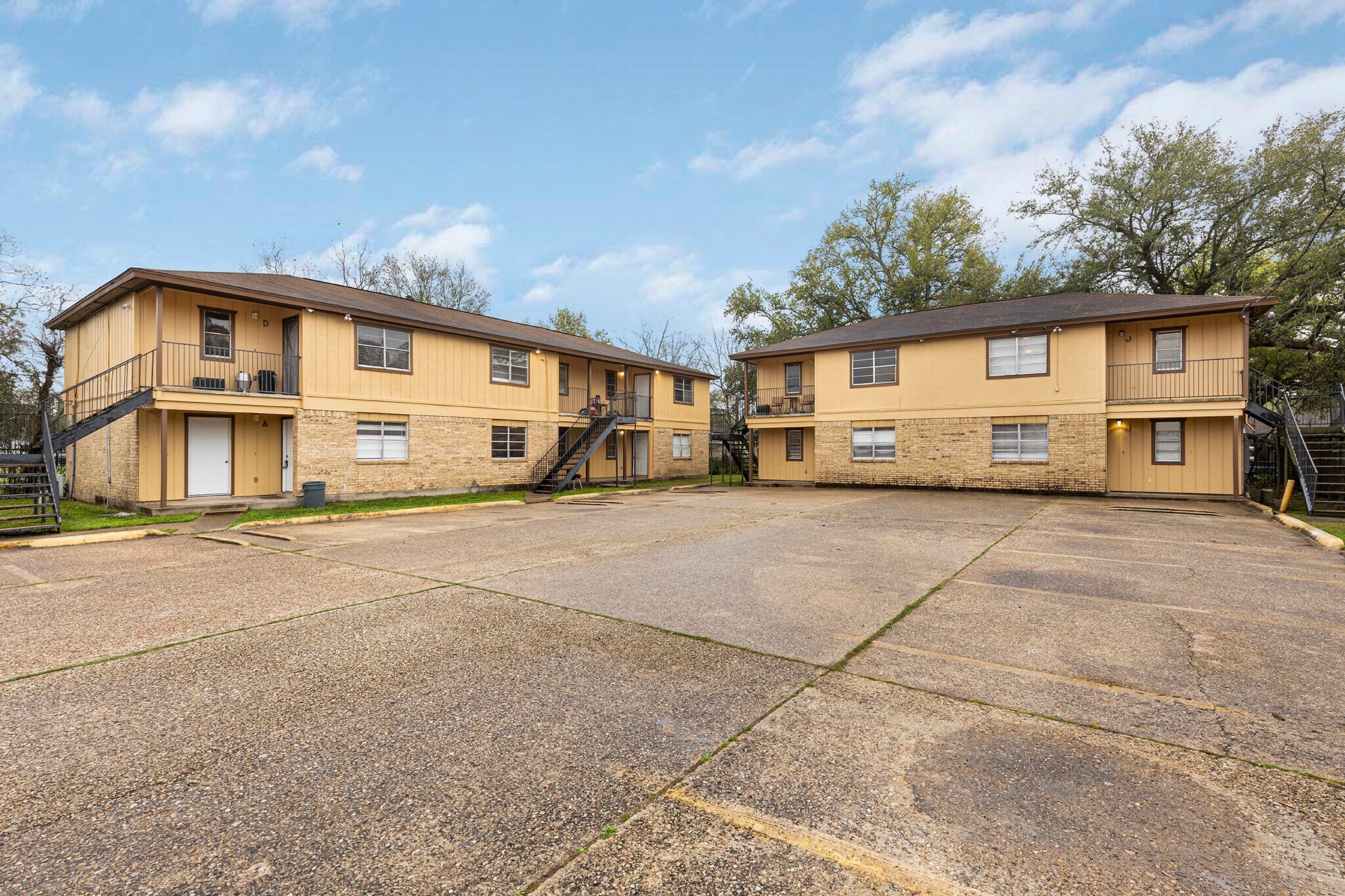 230 E Virginia Street J Property Photo 1