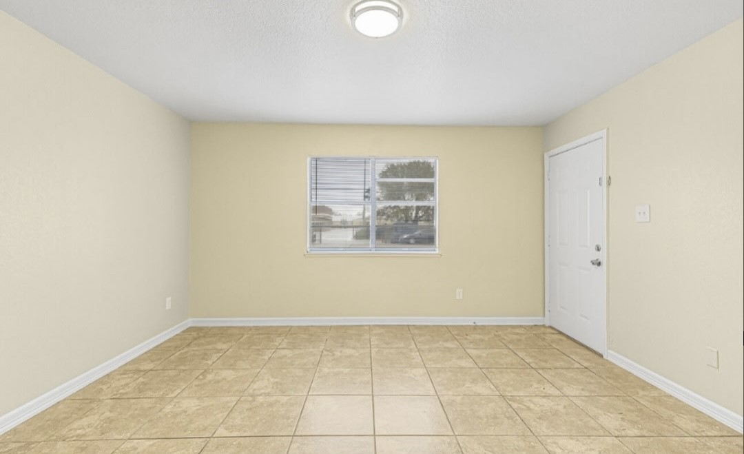 230 E Virginia Street J Property Photo 2