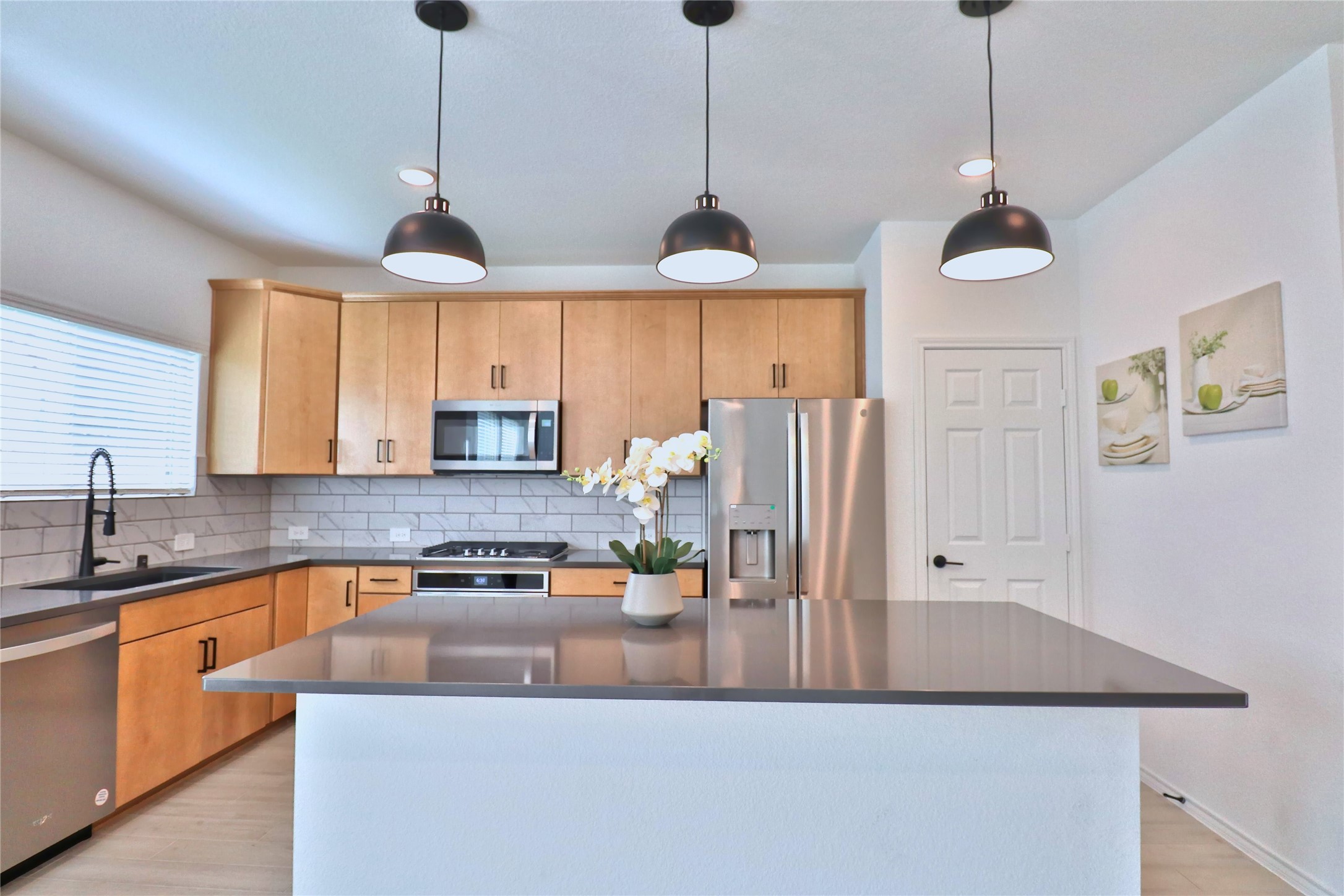 10411 Harmon Smith Drive Property Photo 6