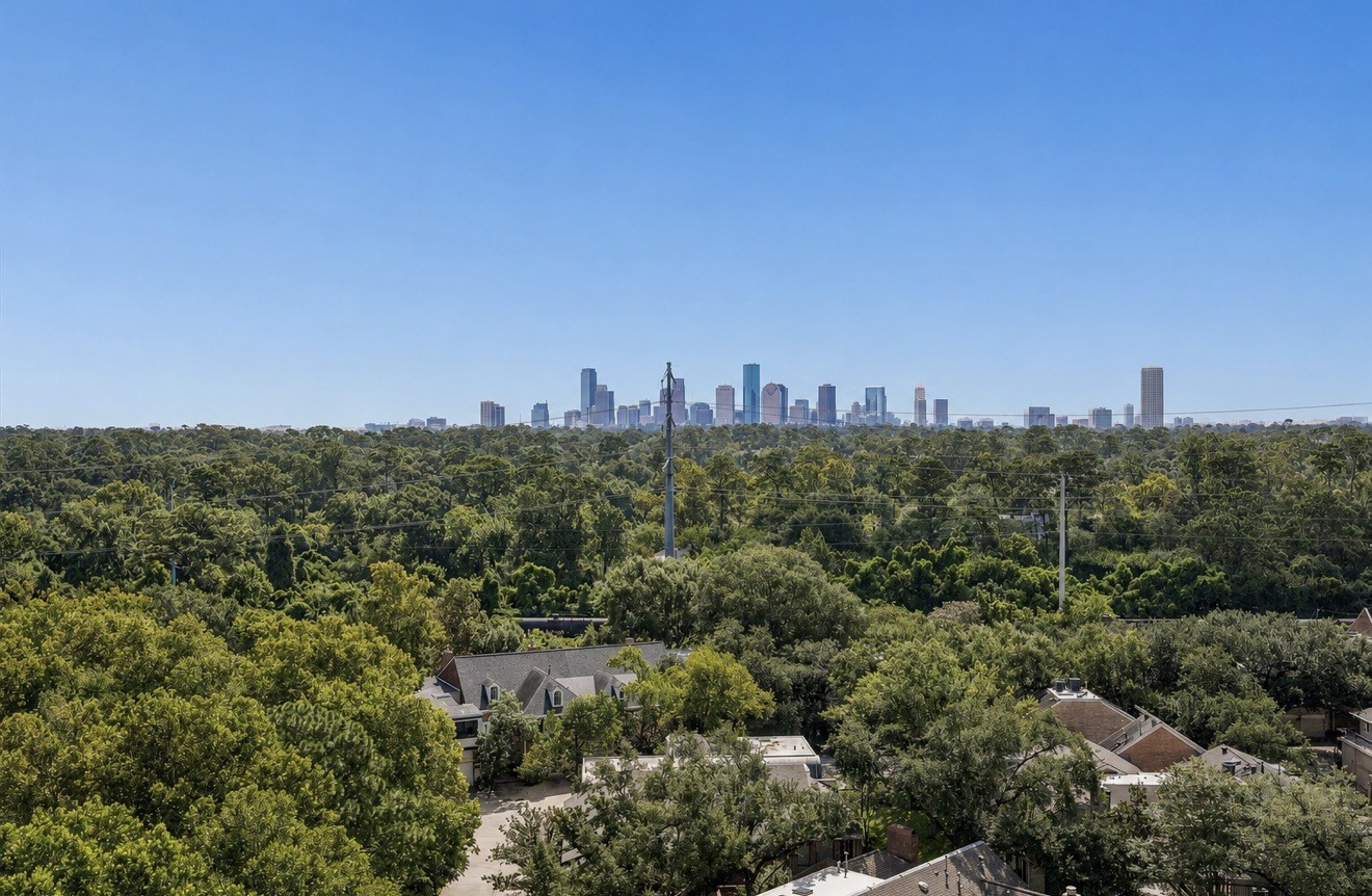 49 Briar Hollow Lane 1105