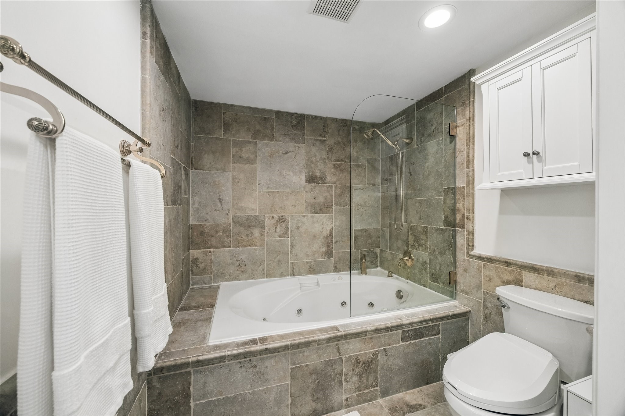 49 Briar Hollow Lane 1105 Property Photo 22