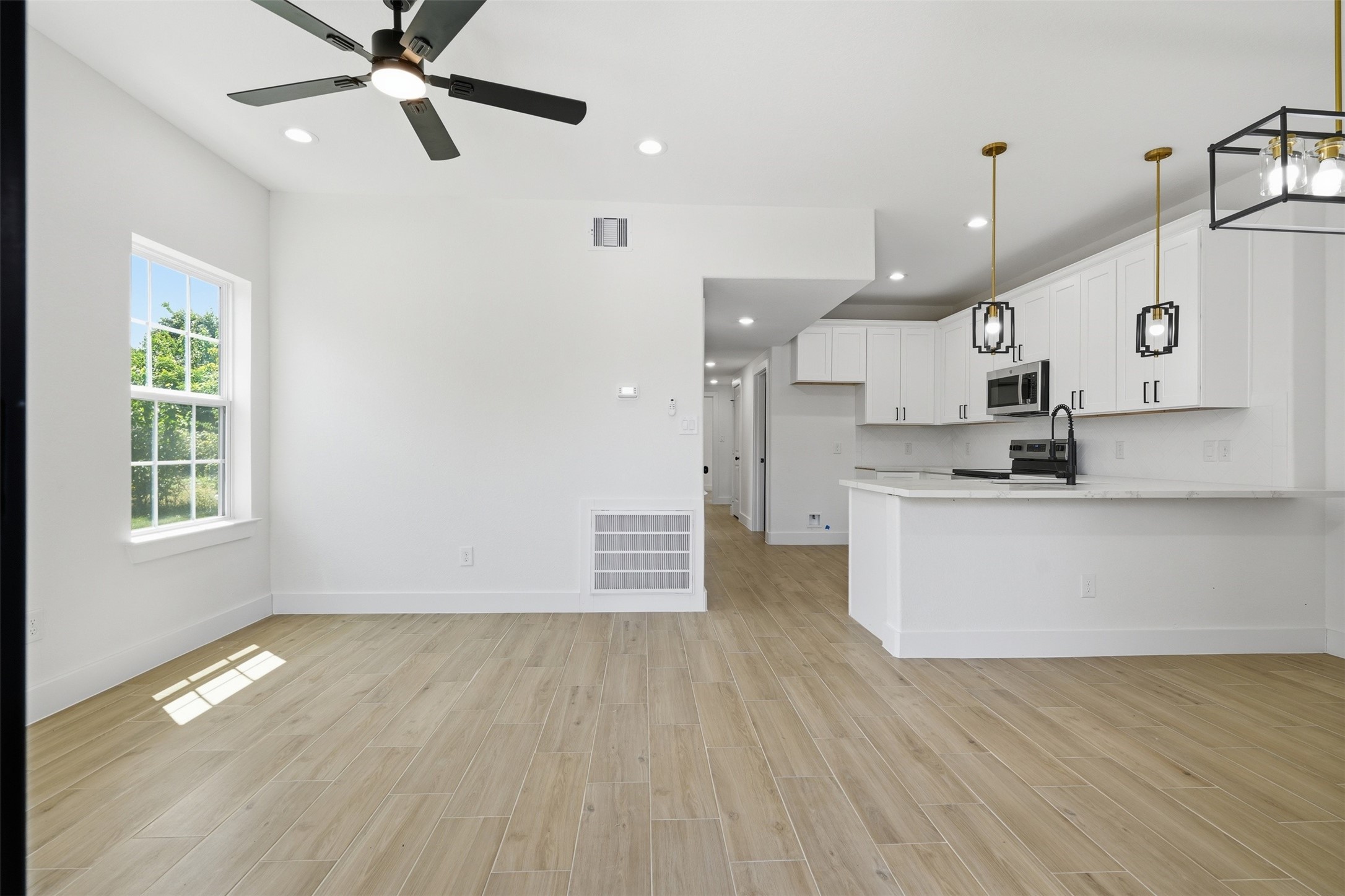 428 Rhode Island Street B Property Photo 3