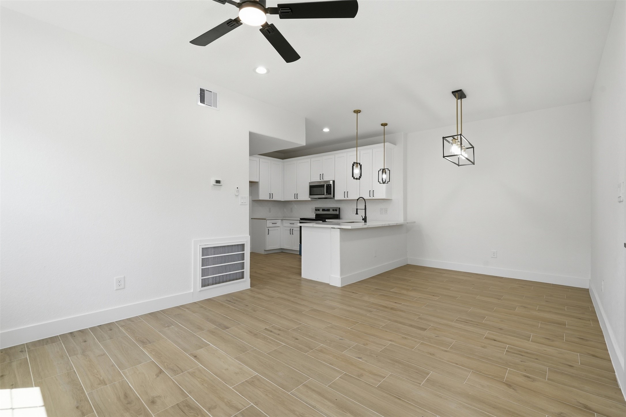 428 Rhode Island Street B Property Photo 4