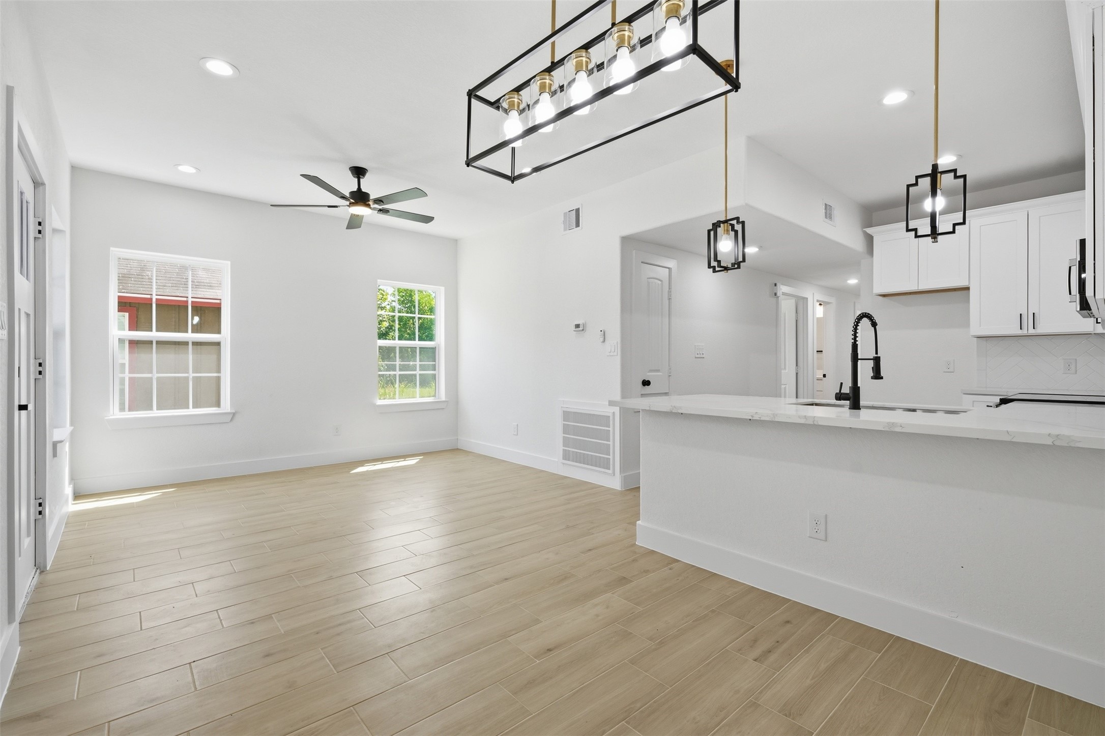428 Rhode Island Street B Property Photo 6