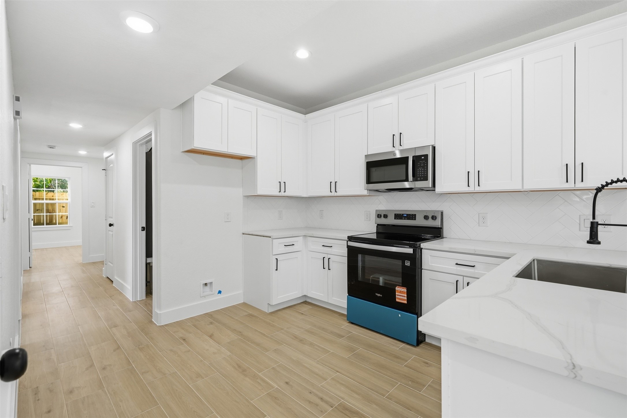 428 Rhode Island Street B Property Photo 8