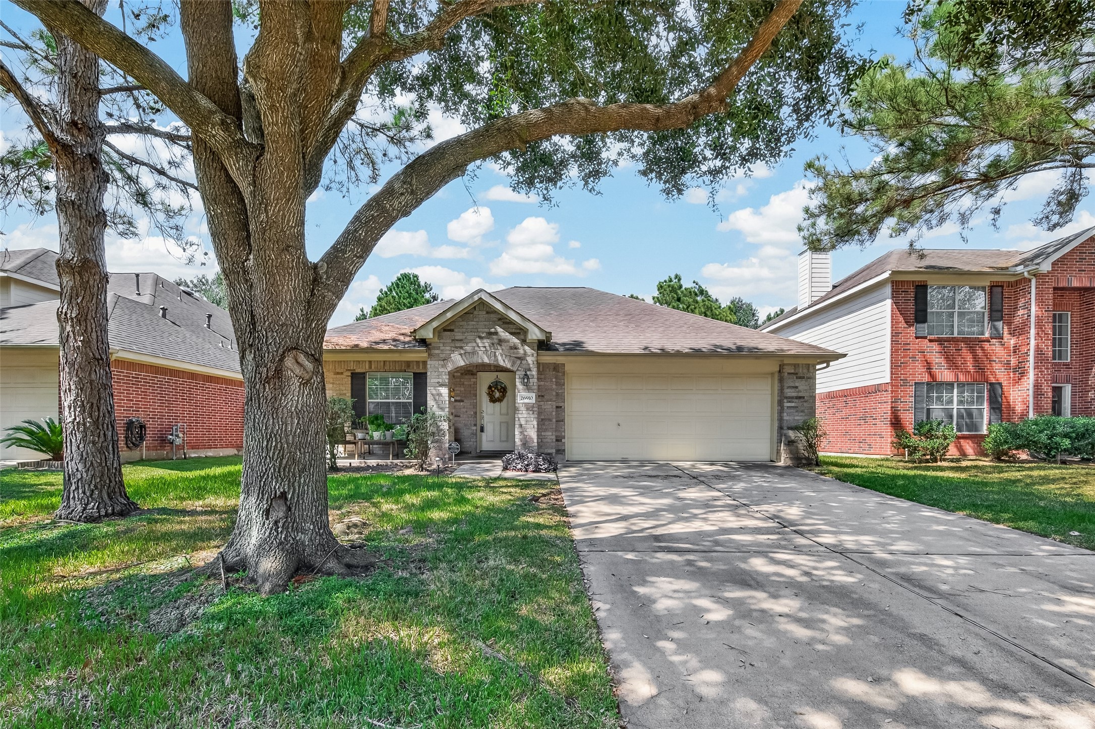 26910 Kingston Glen Lane Property Photo 3