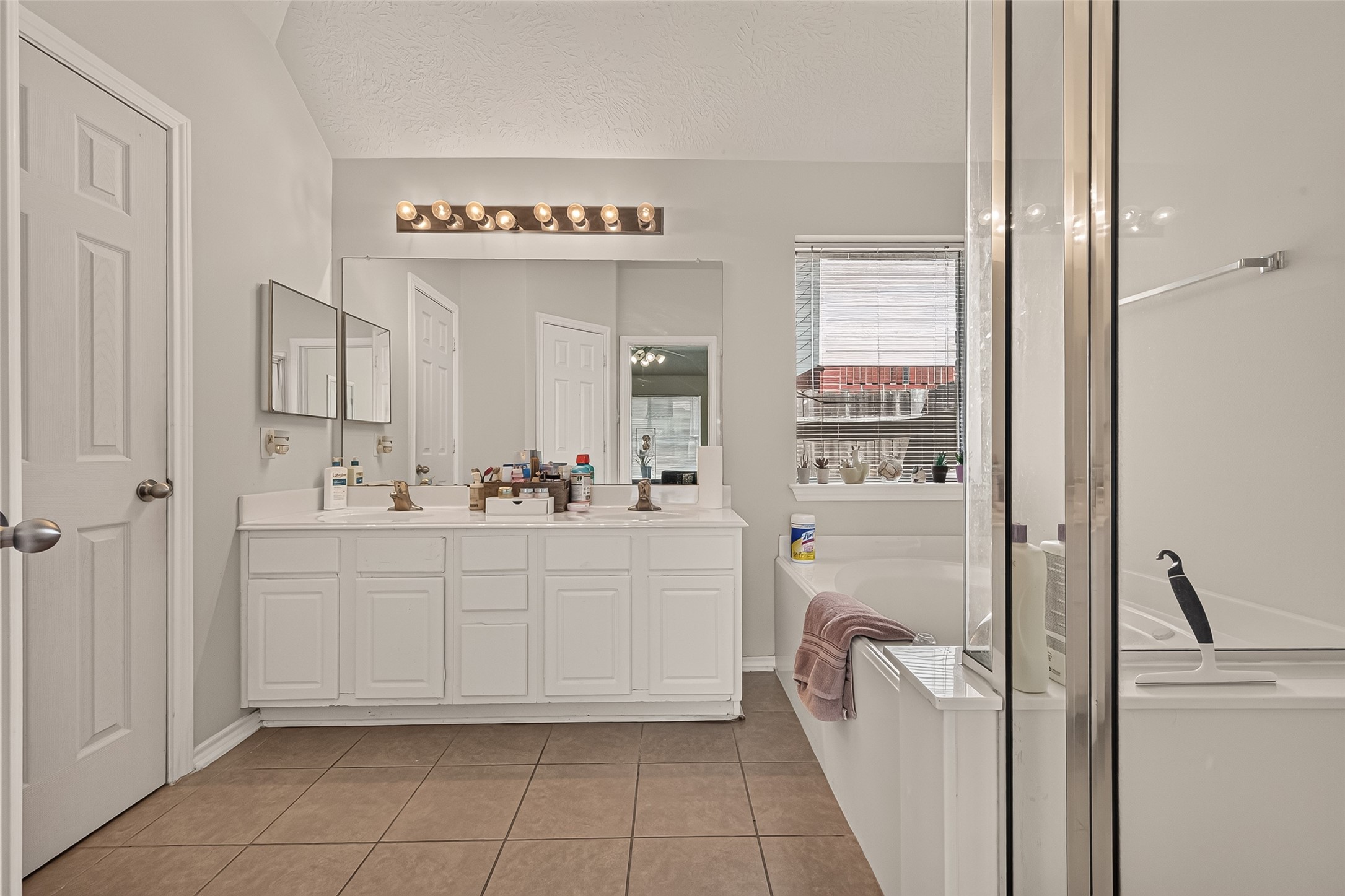 26910 Kingston Glen Lane Property Photo 26