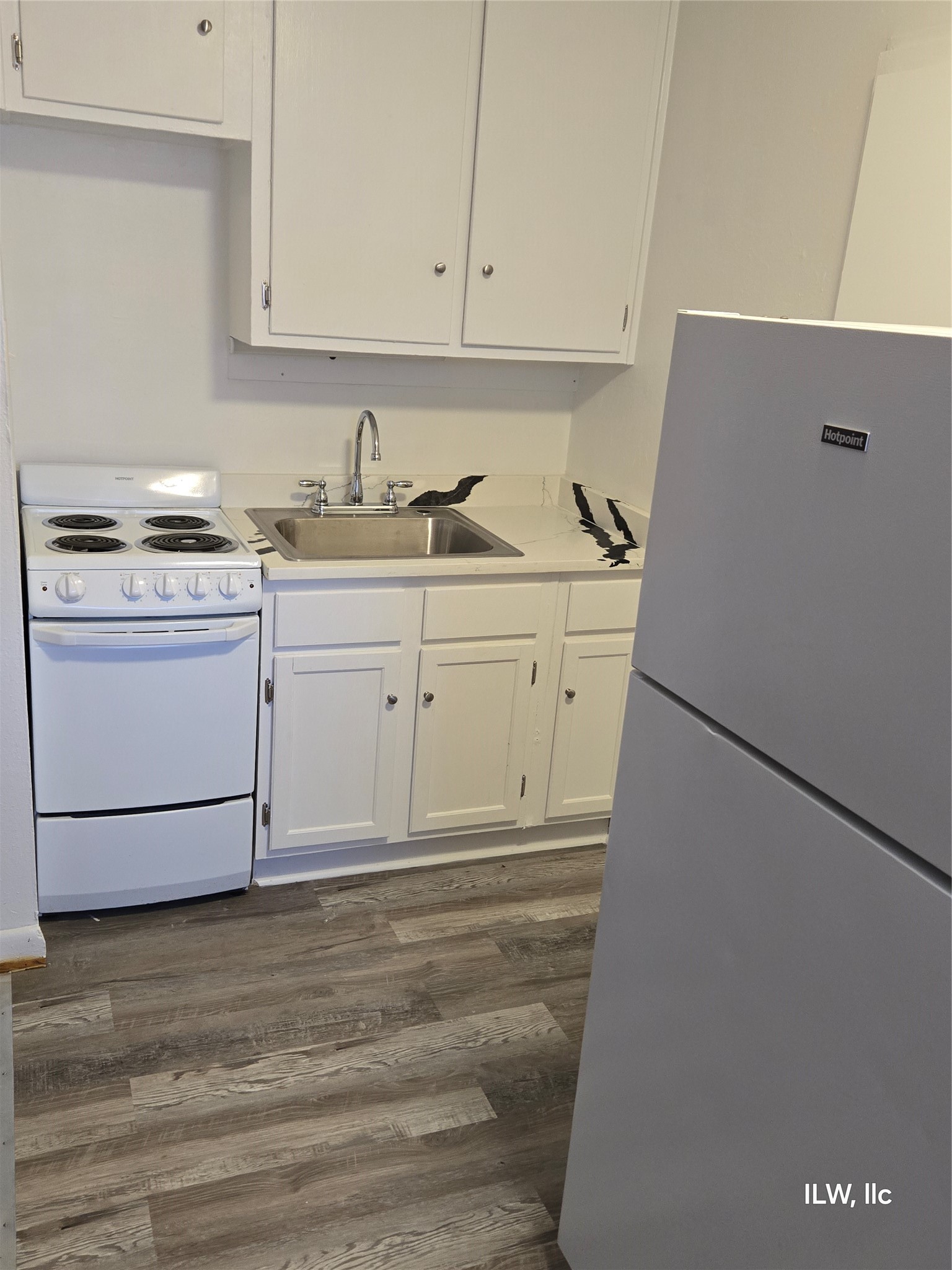301 Avondale Street 28 Property Photo 10