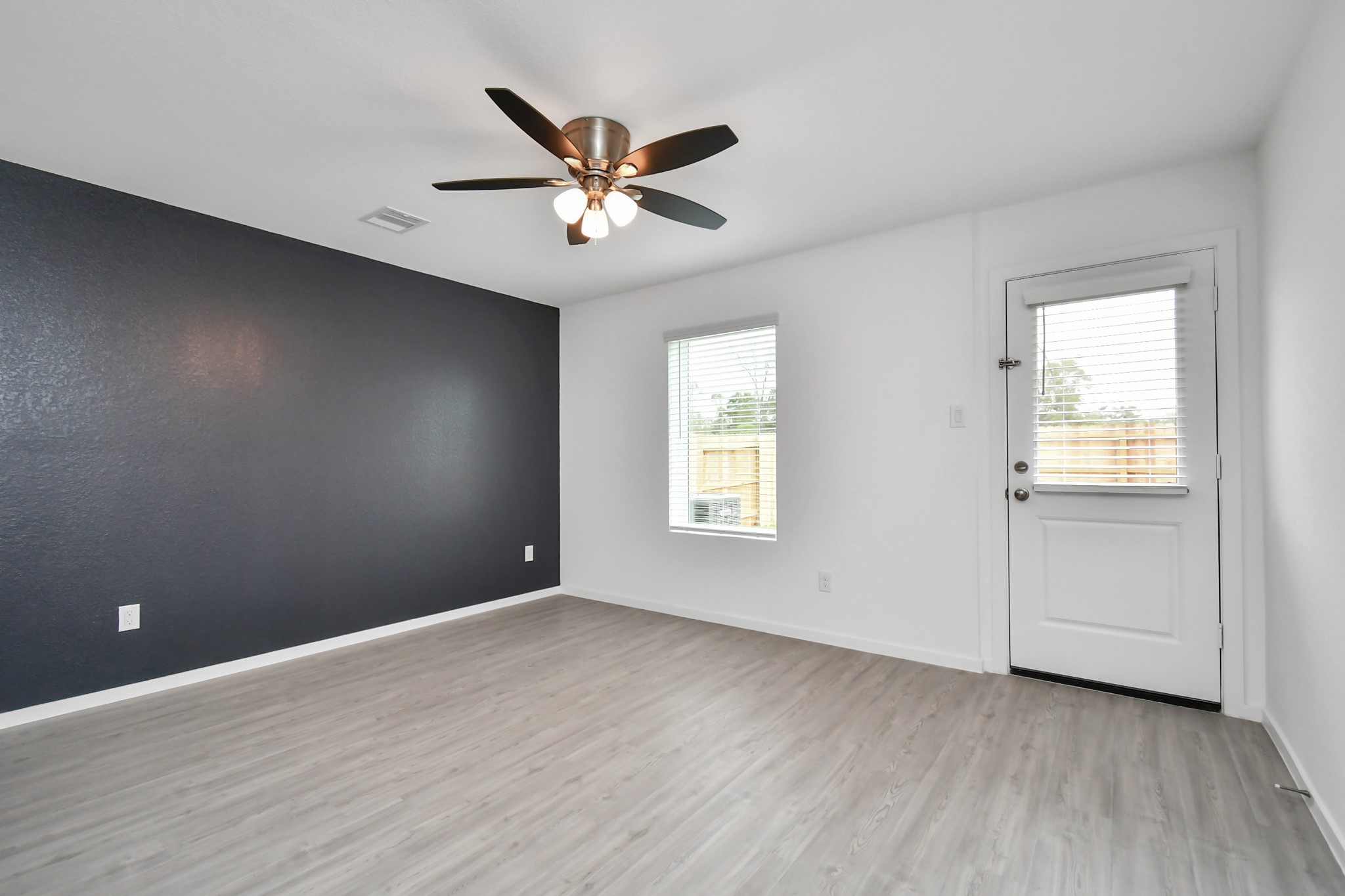 21377 Carosella Drive Property Photo 9