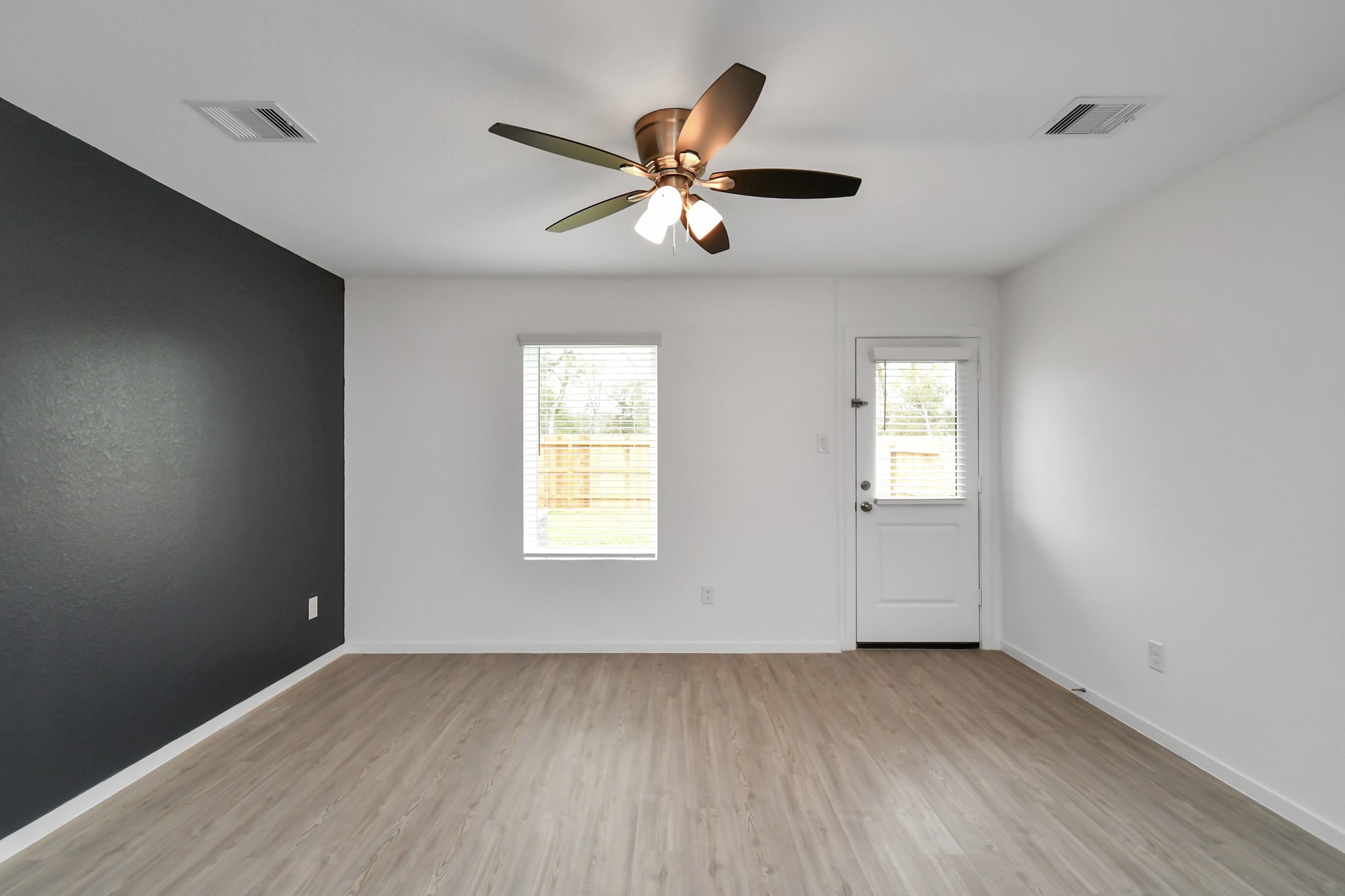 21377 Carosella Drive Property Photo 10