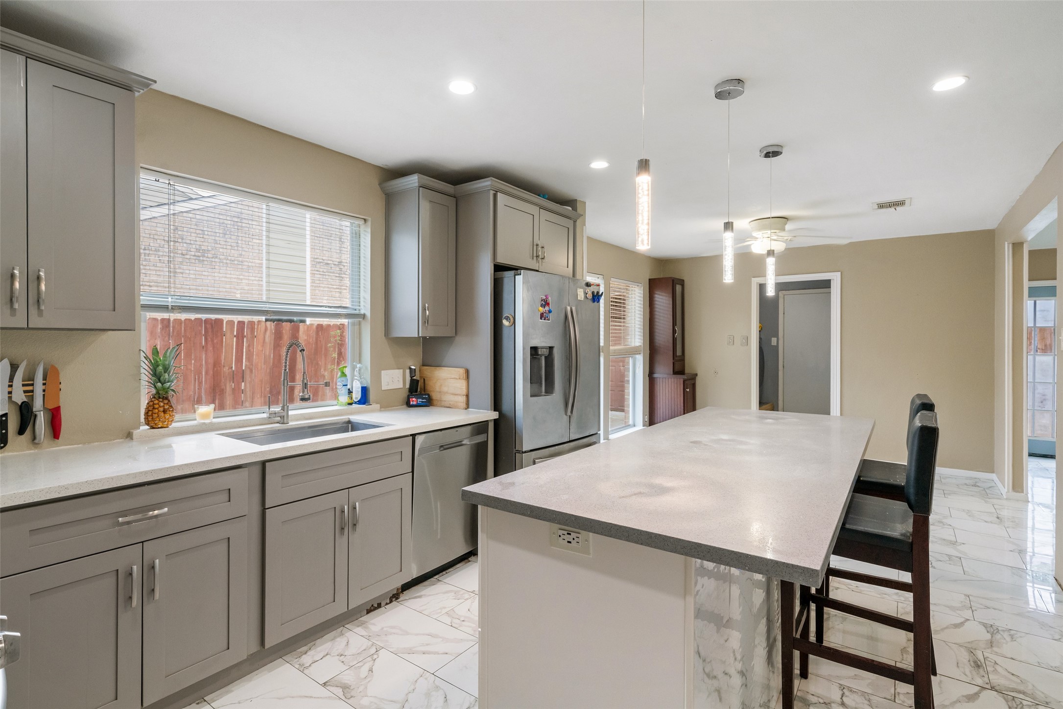 10831 Valley Hills Drive Property Photo 10
