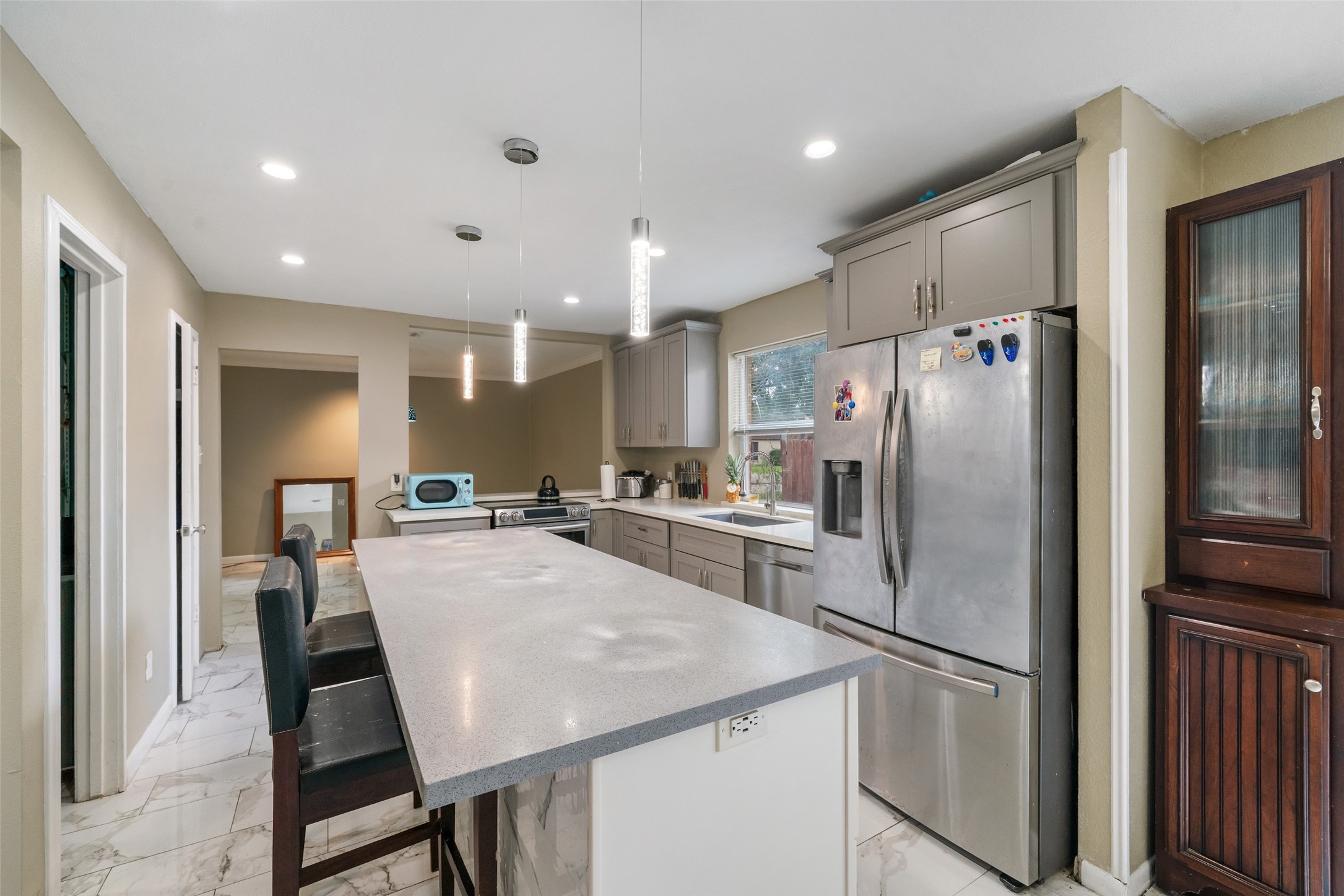 10831 Valley Hills Drive Property Photo 11