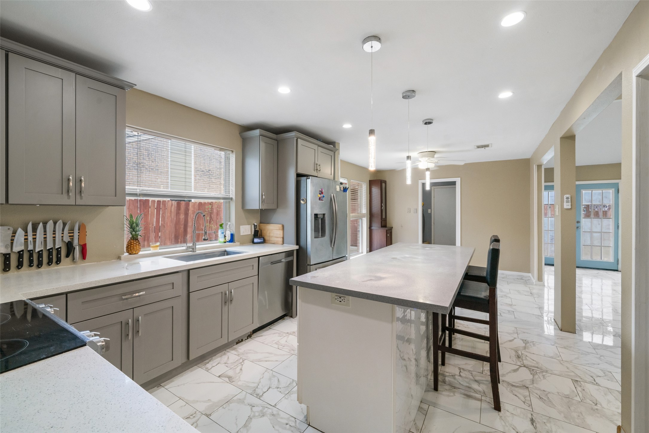 10831 Valley Hills Drive Property Photo 13