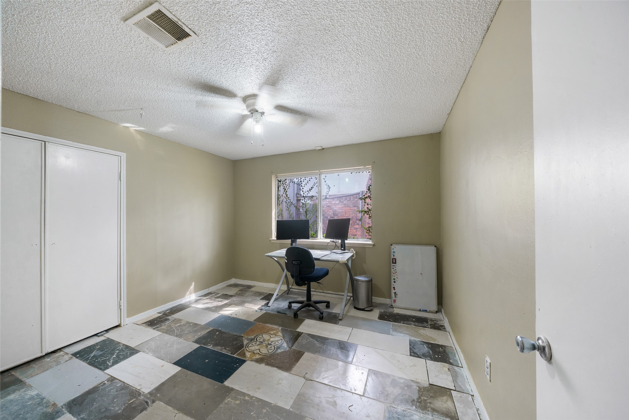 10831 Valley Hills Drive Property Photo 19