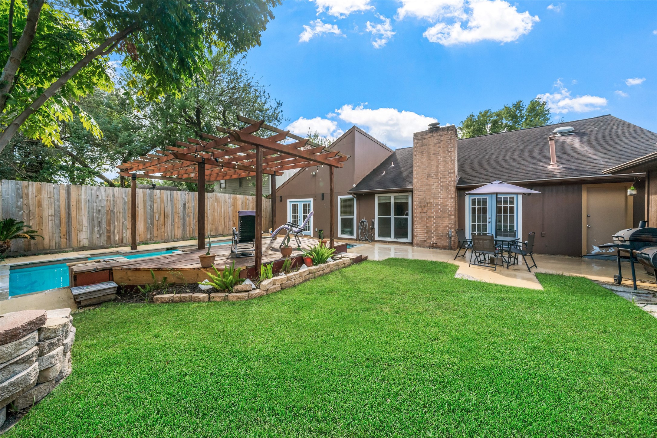 10831 Valley Hills Drive Property Photo 29