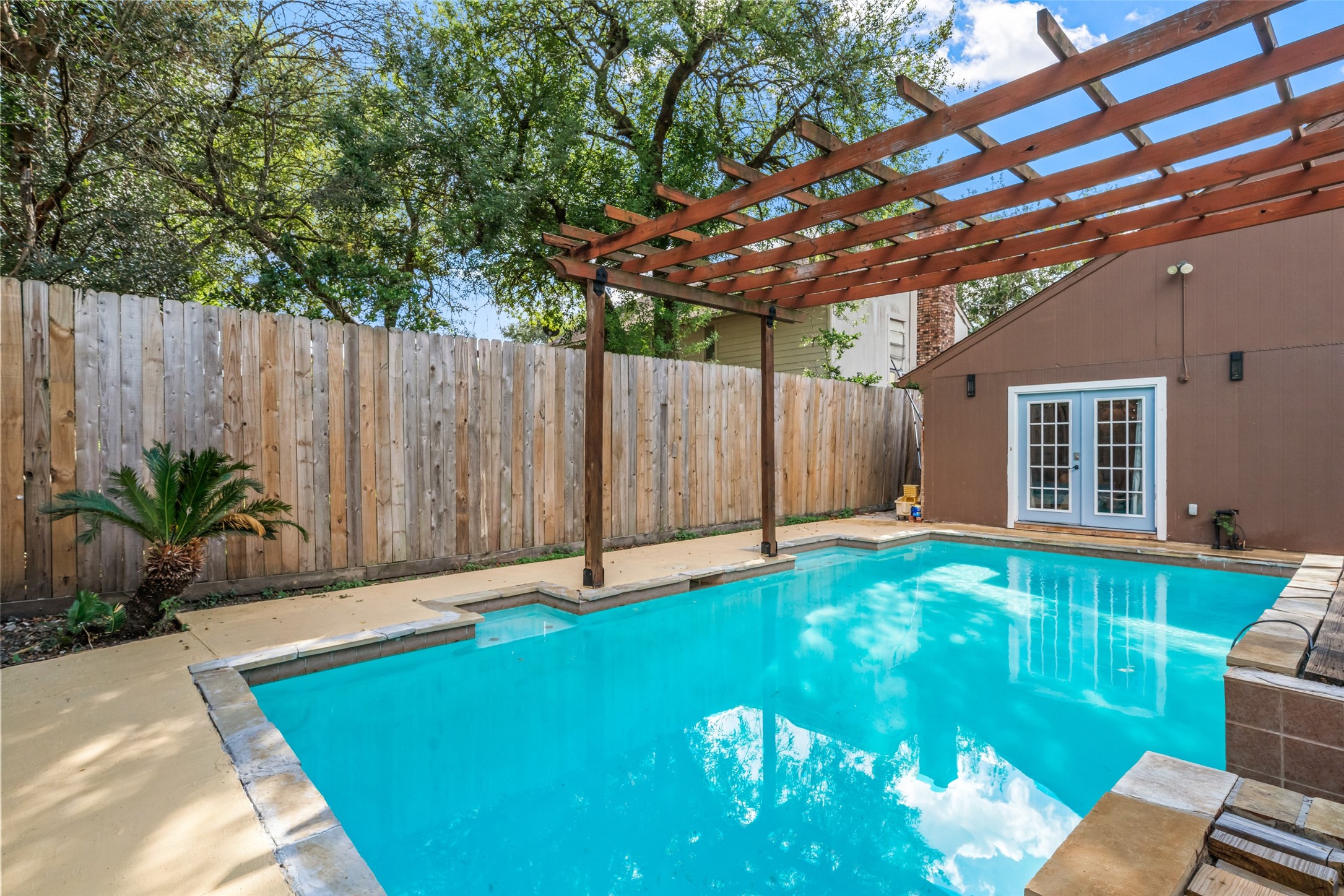 10831 Valley Hills Drive Property Photo 30