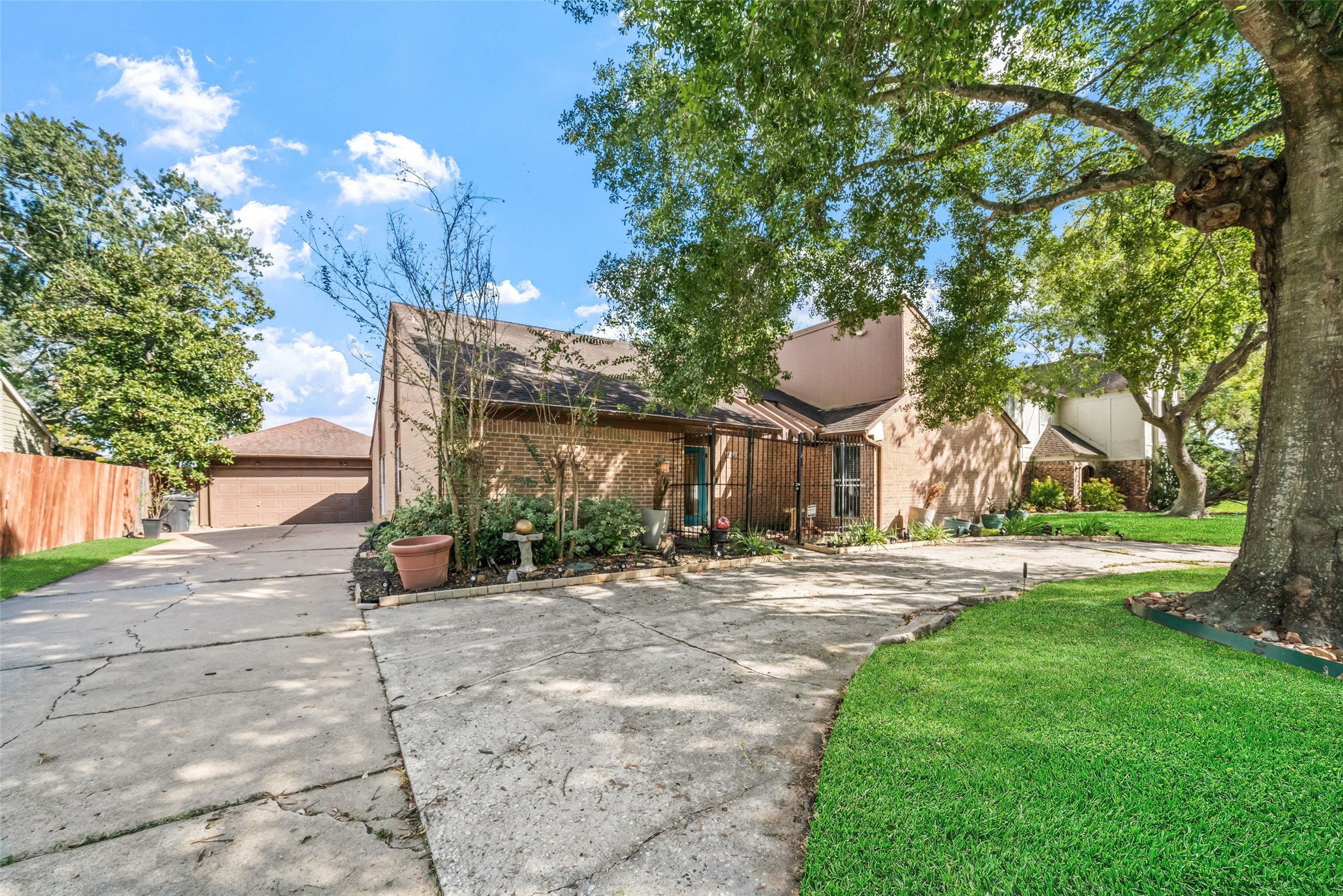 10831 Valley Hills Drive Property Photo 32