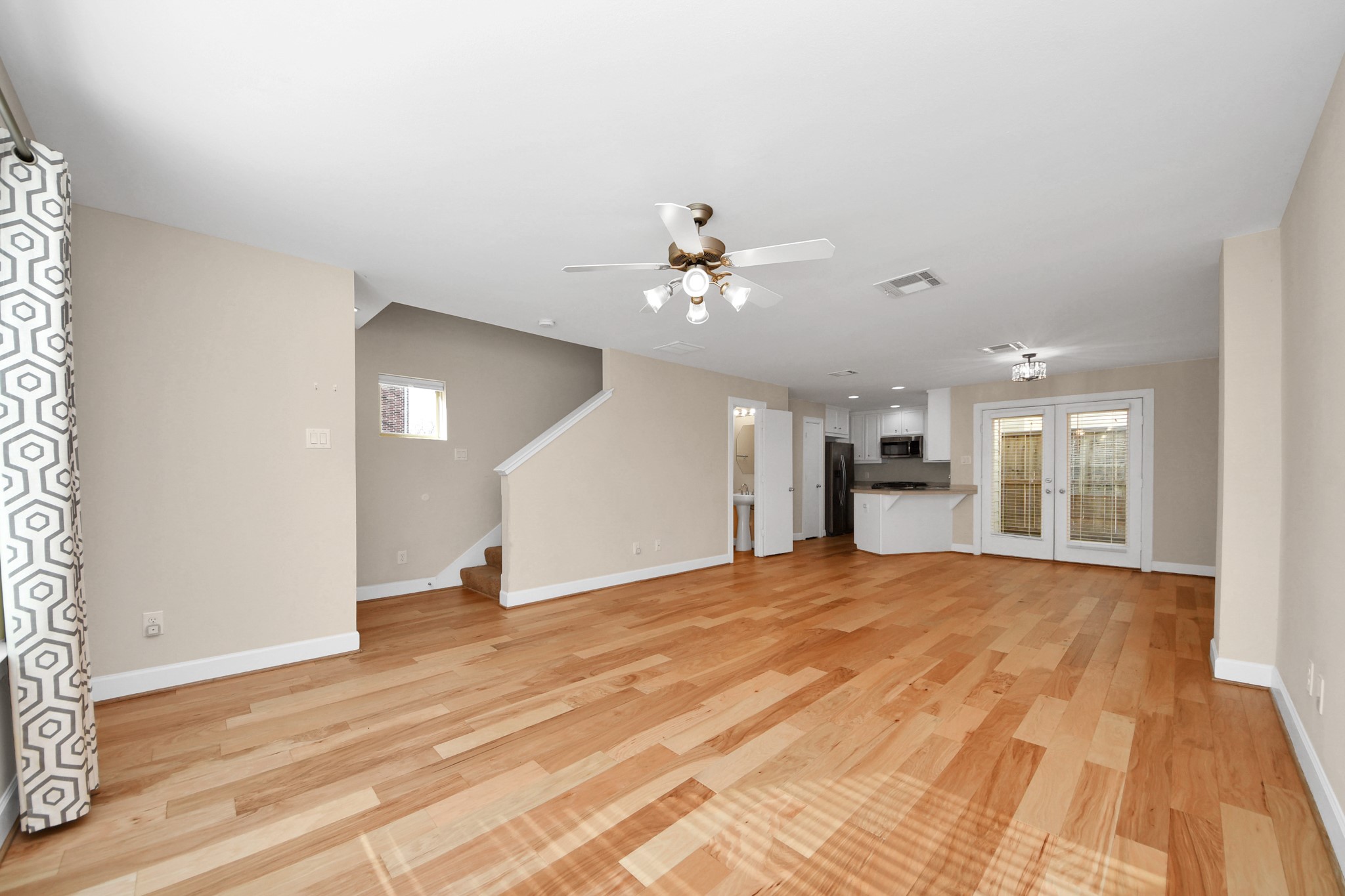 5951 South Loop E 52 Property Photo 6
