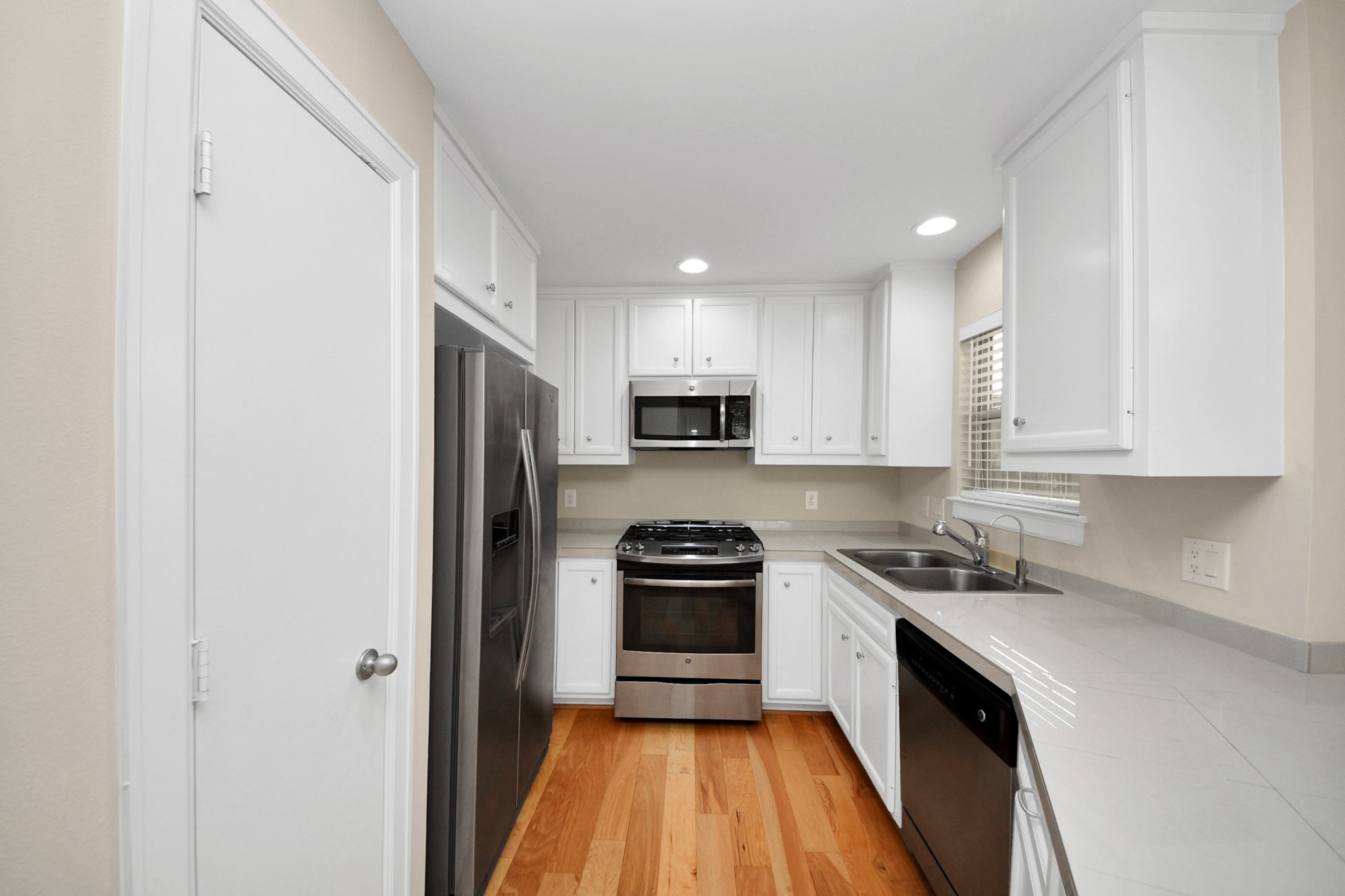 5951 South Loop E 52 Property Photo 7