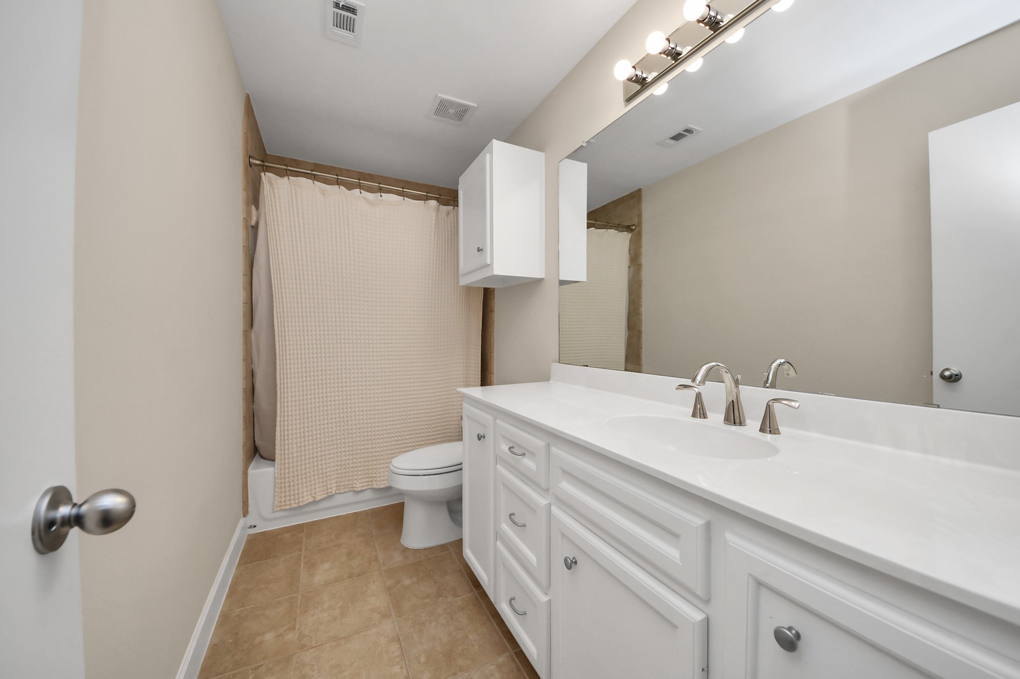 5951 South Loop E 52 Property Photo 13