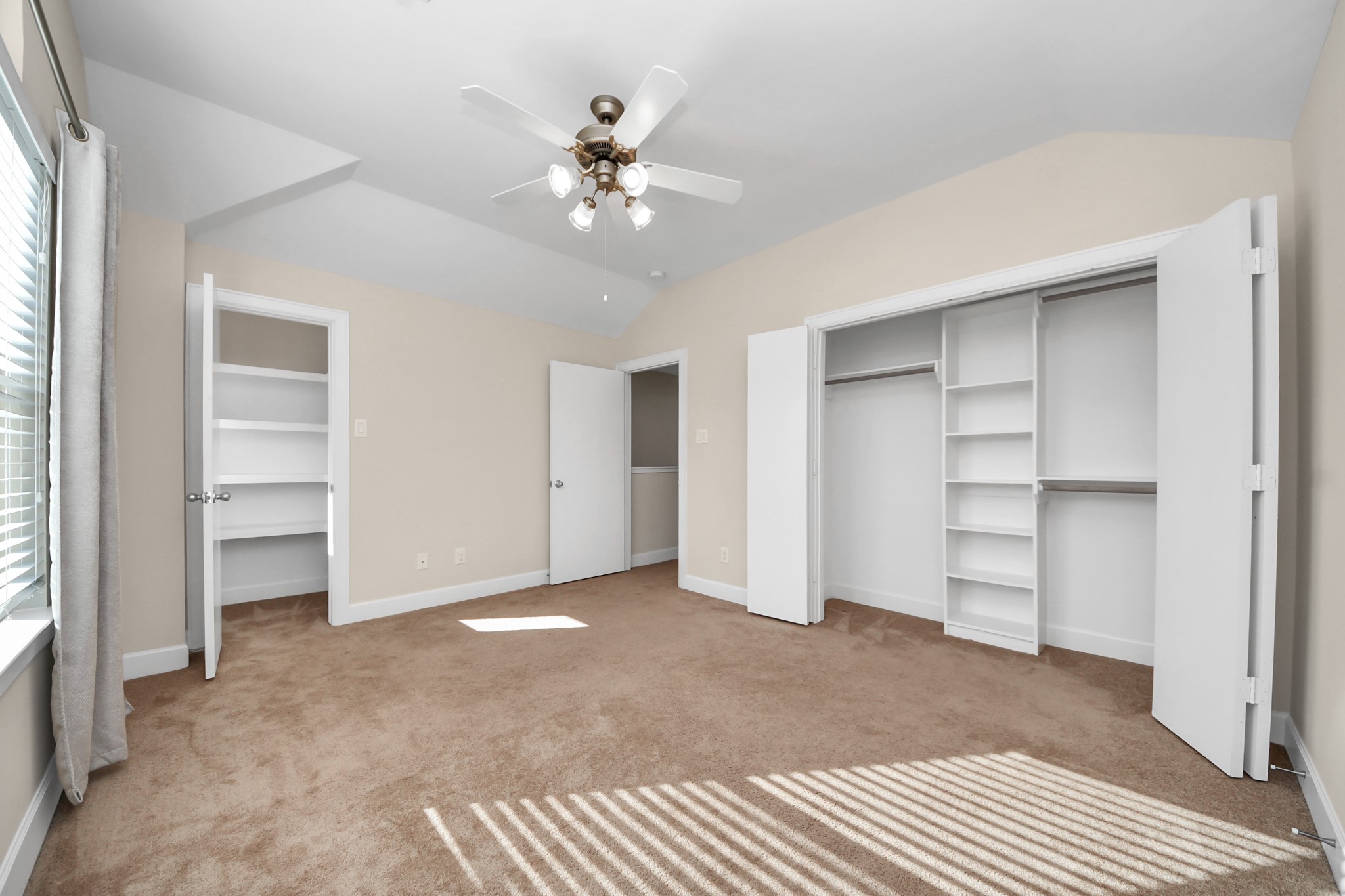 5951 South Loop E 52 Property Photo 14