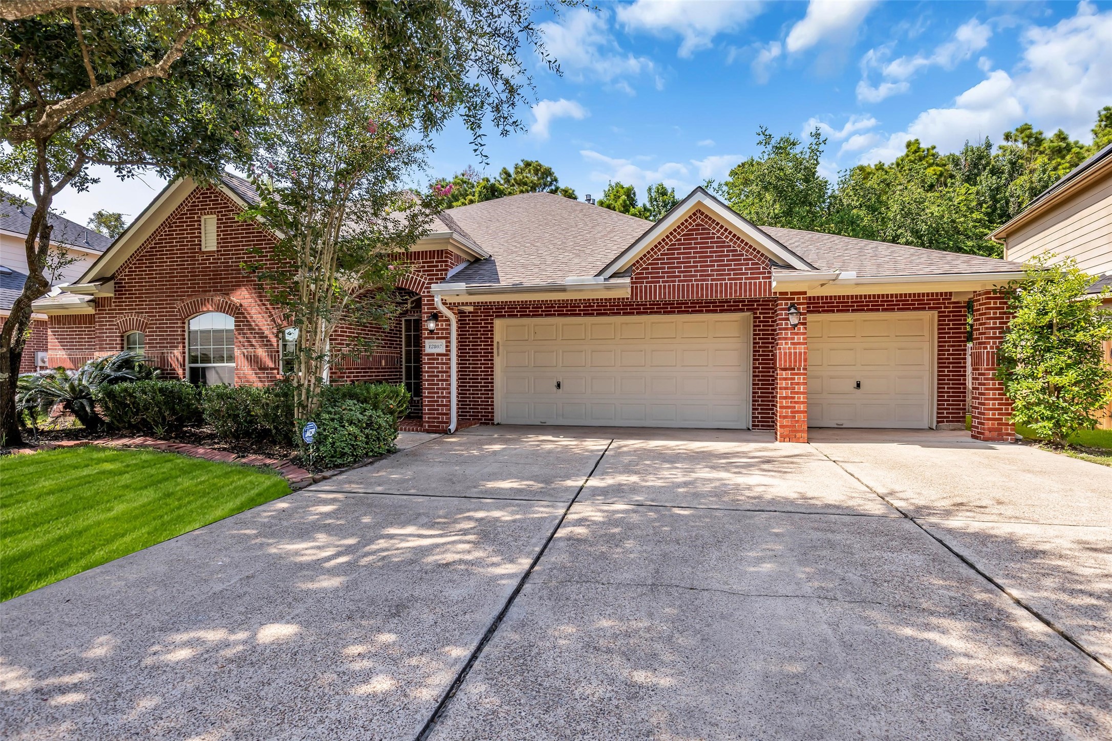 12807 Winding Manor Drive Property Photo 3