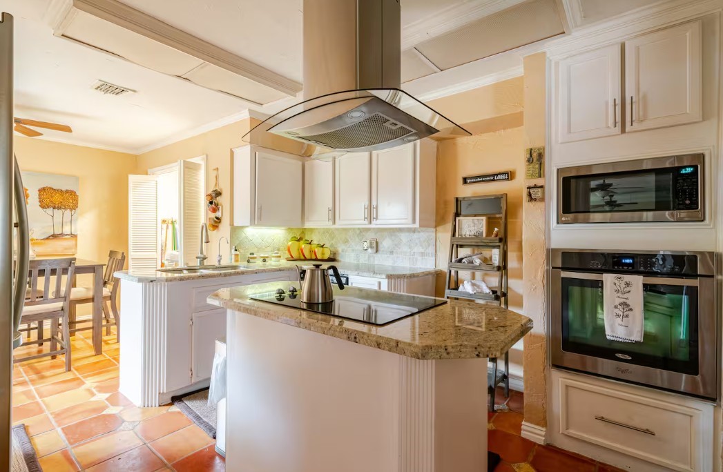 2526 Creekway Circle Property Photo 8