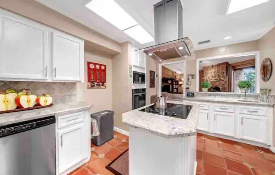 2526 Creekway Circle Property Photo 10