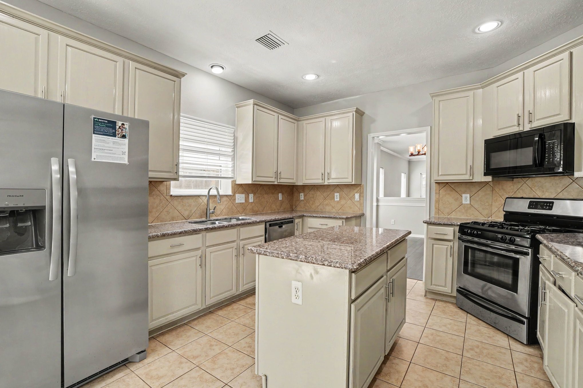 21415 Santa Clara Drive Property Photo 6