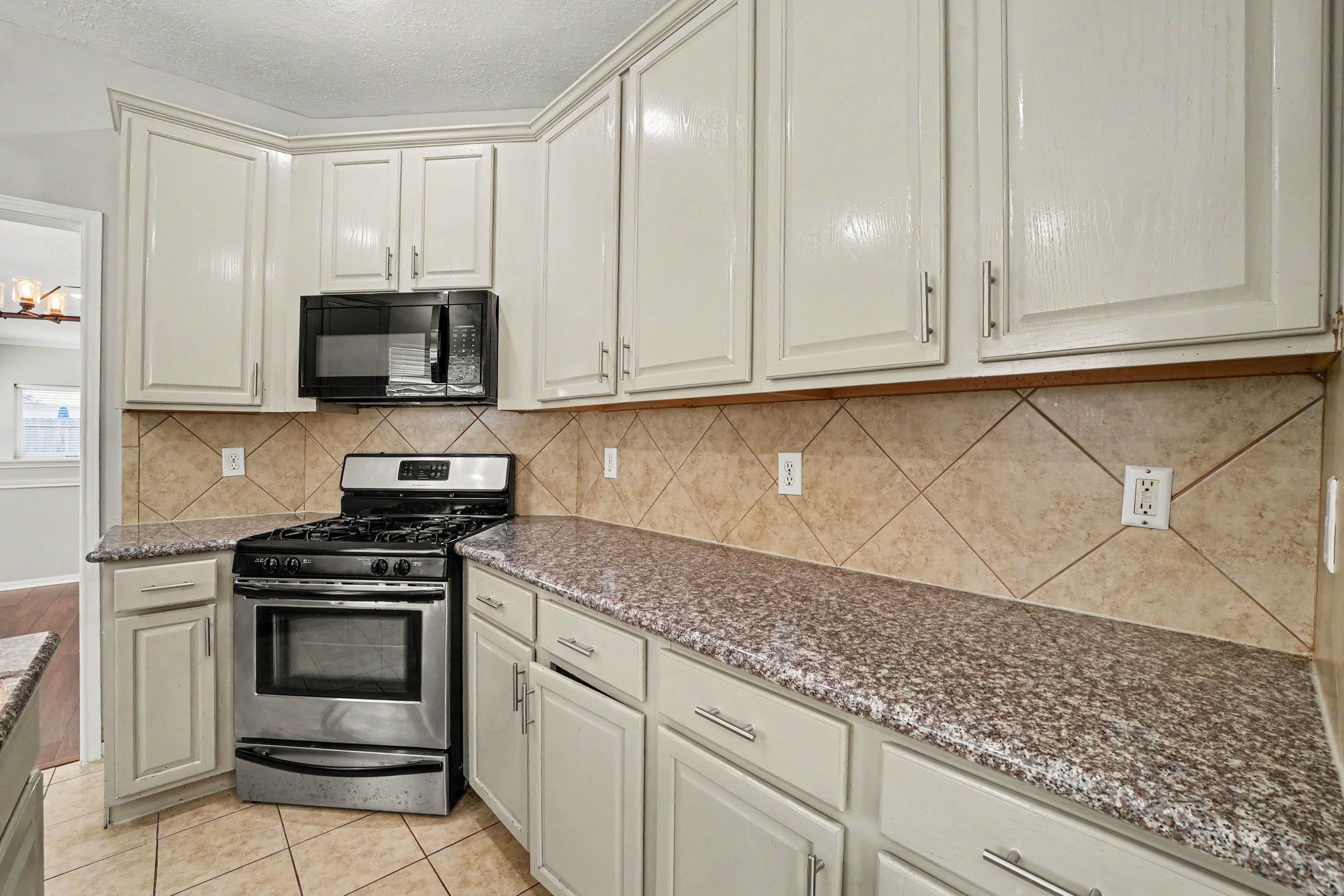 21415 Santa Clara Drive Property Photo 8