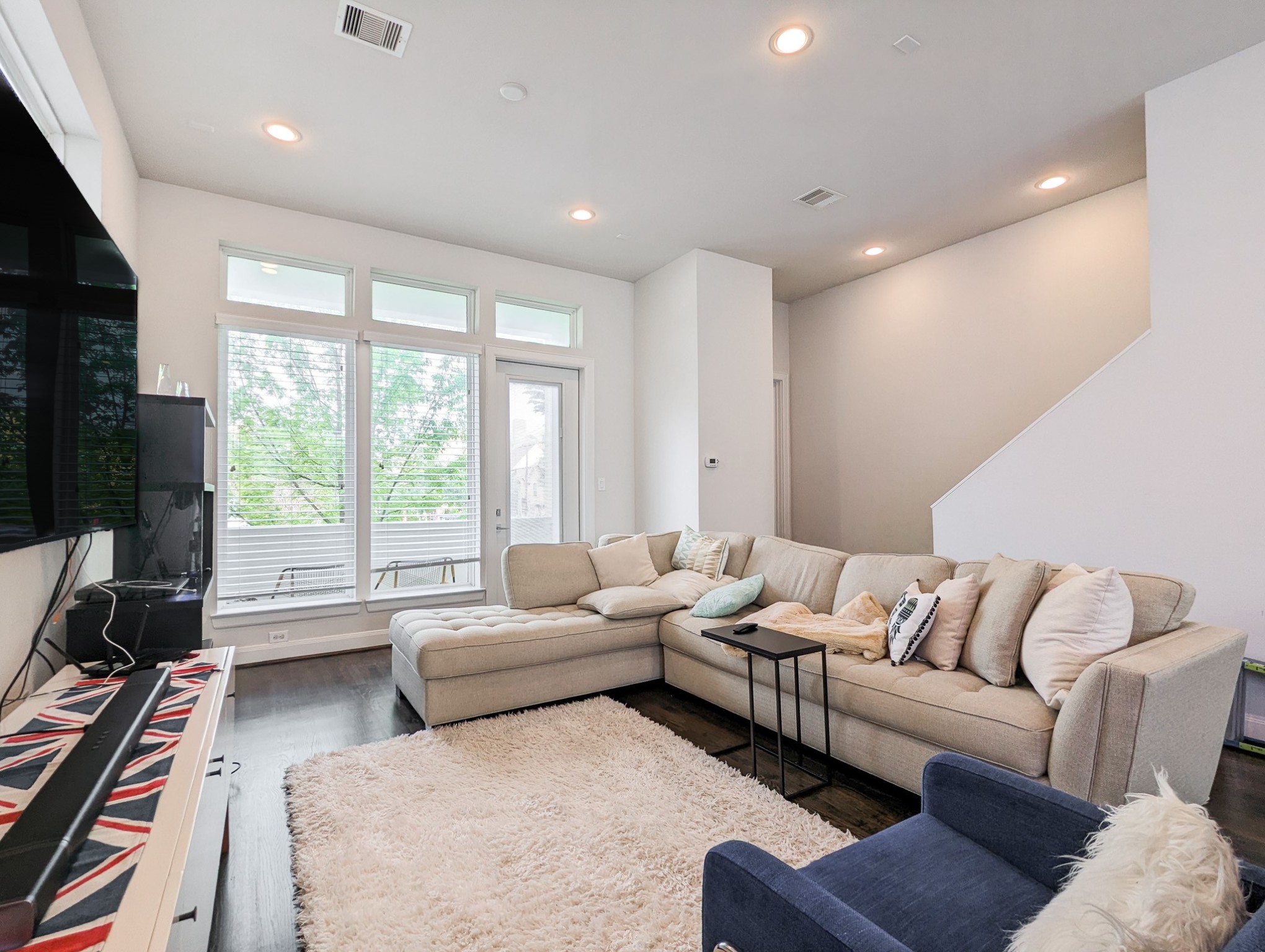 3117 Leeland Street Property Photo 6