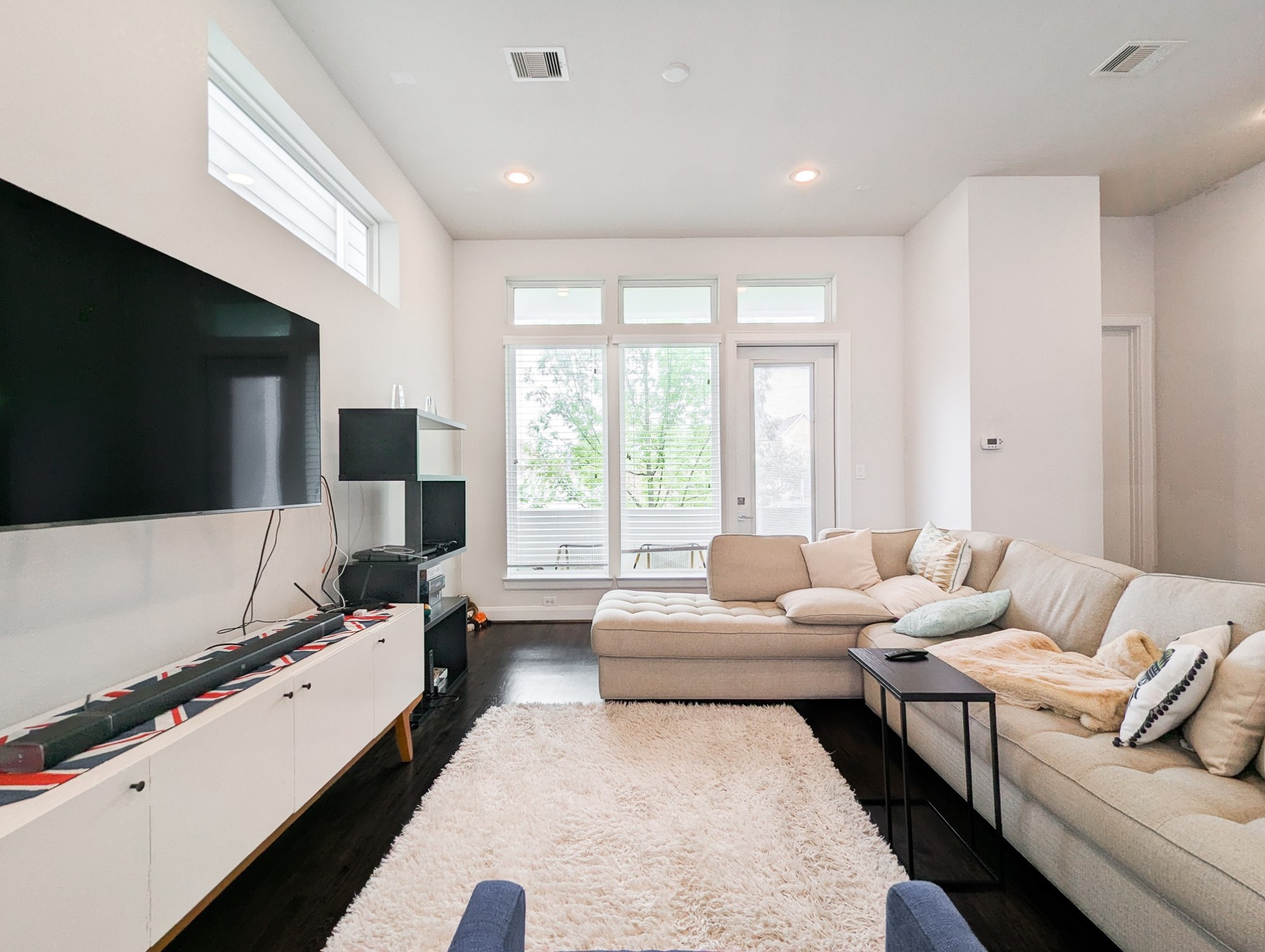 3117 Leeland Street Property Photo 8