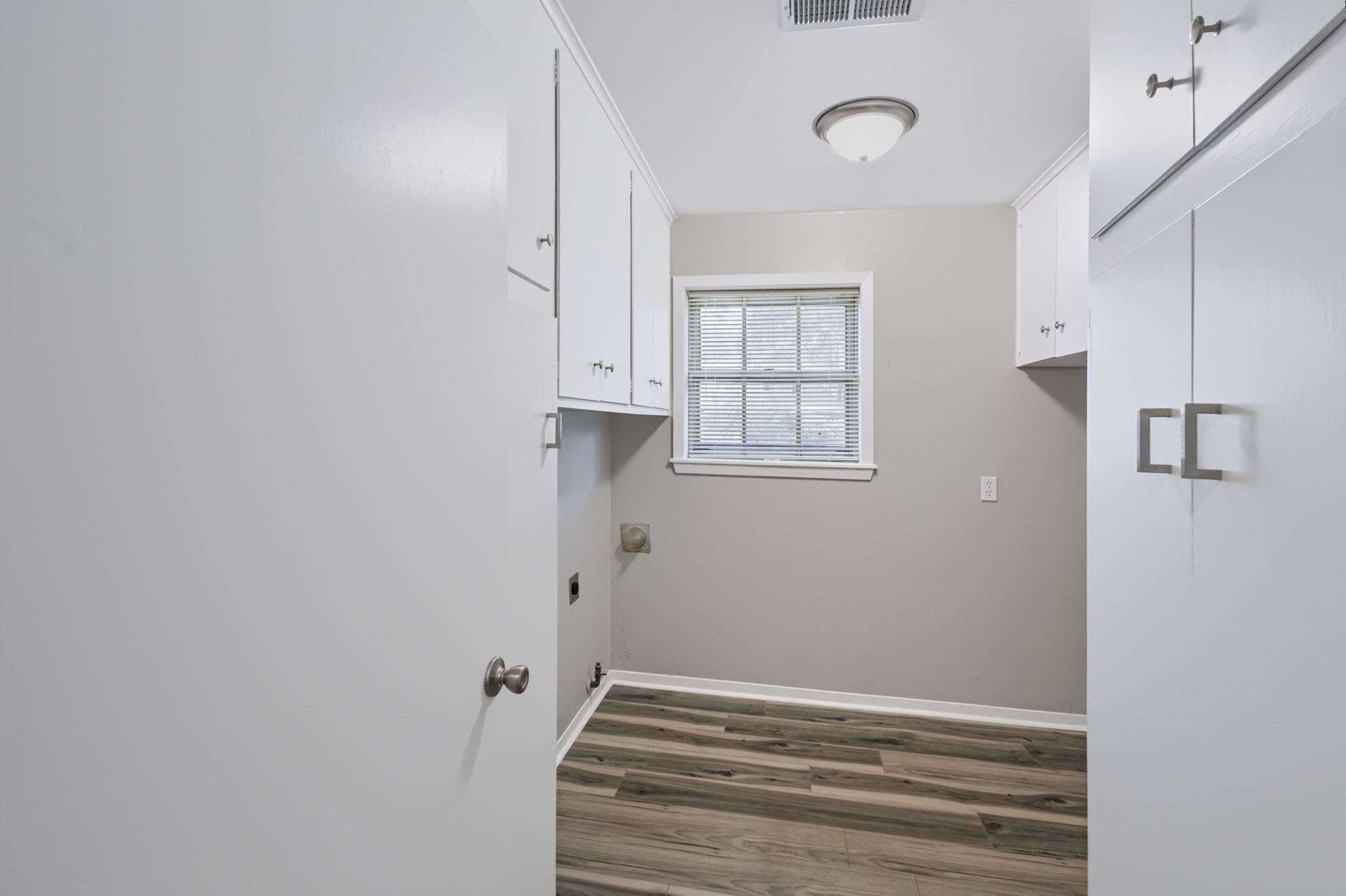 2405 Powell Street Property Photo 11