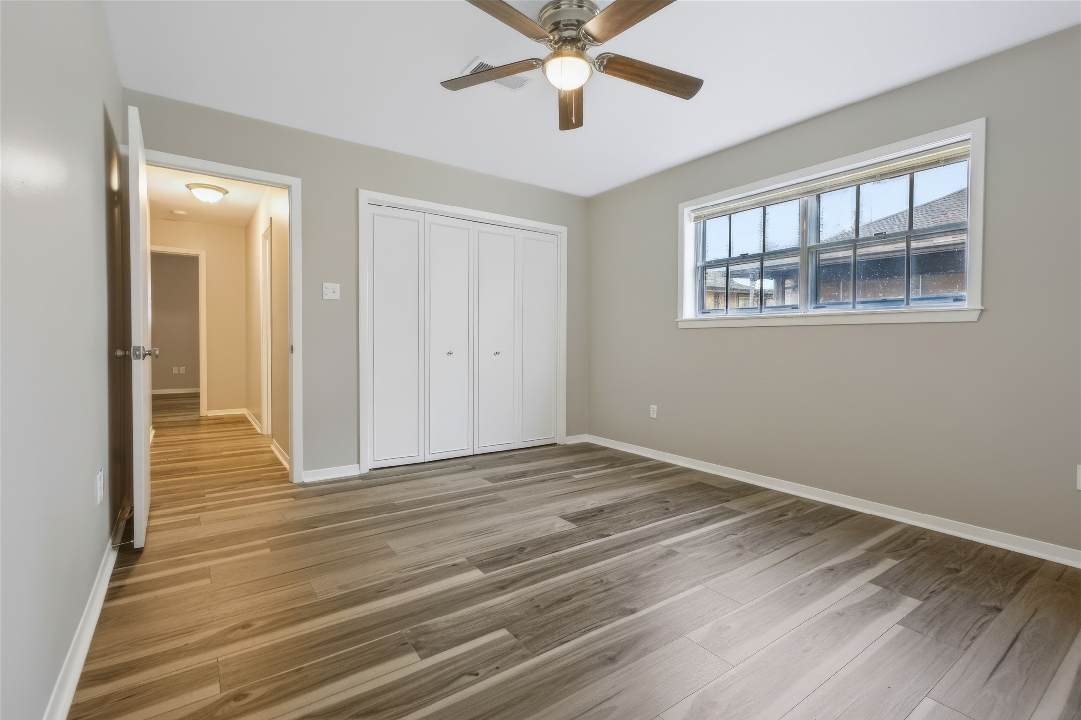 2405 Powell Street Property Photo 14