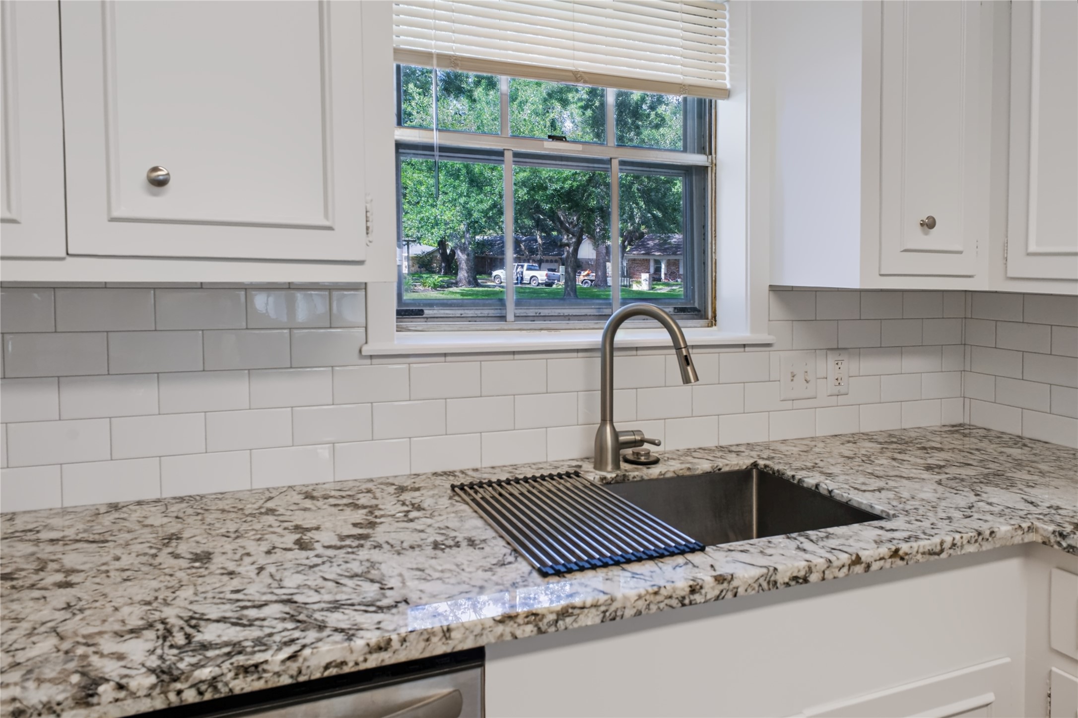 2405 Powell Street Property Photo 18