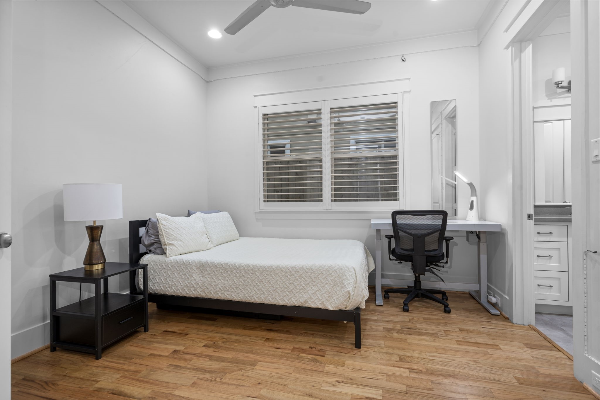 208 Aurora Street B Property Photo 14