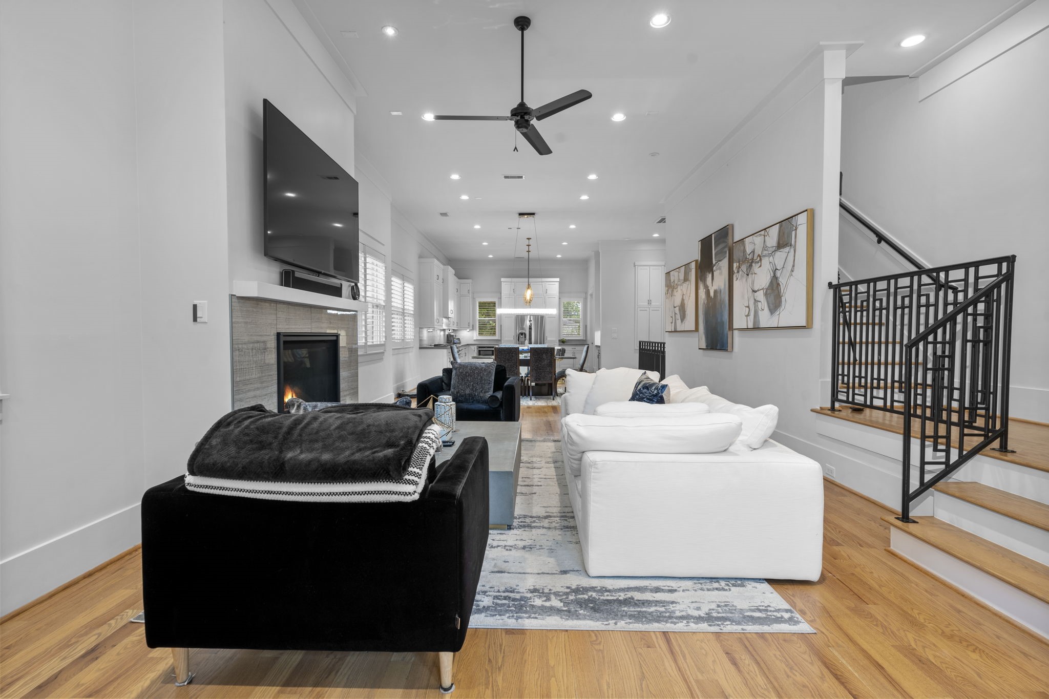 208 Aurora Street B Property Photo 24