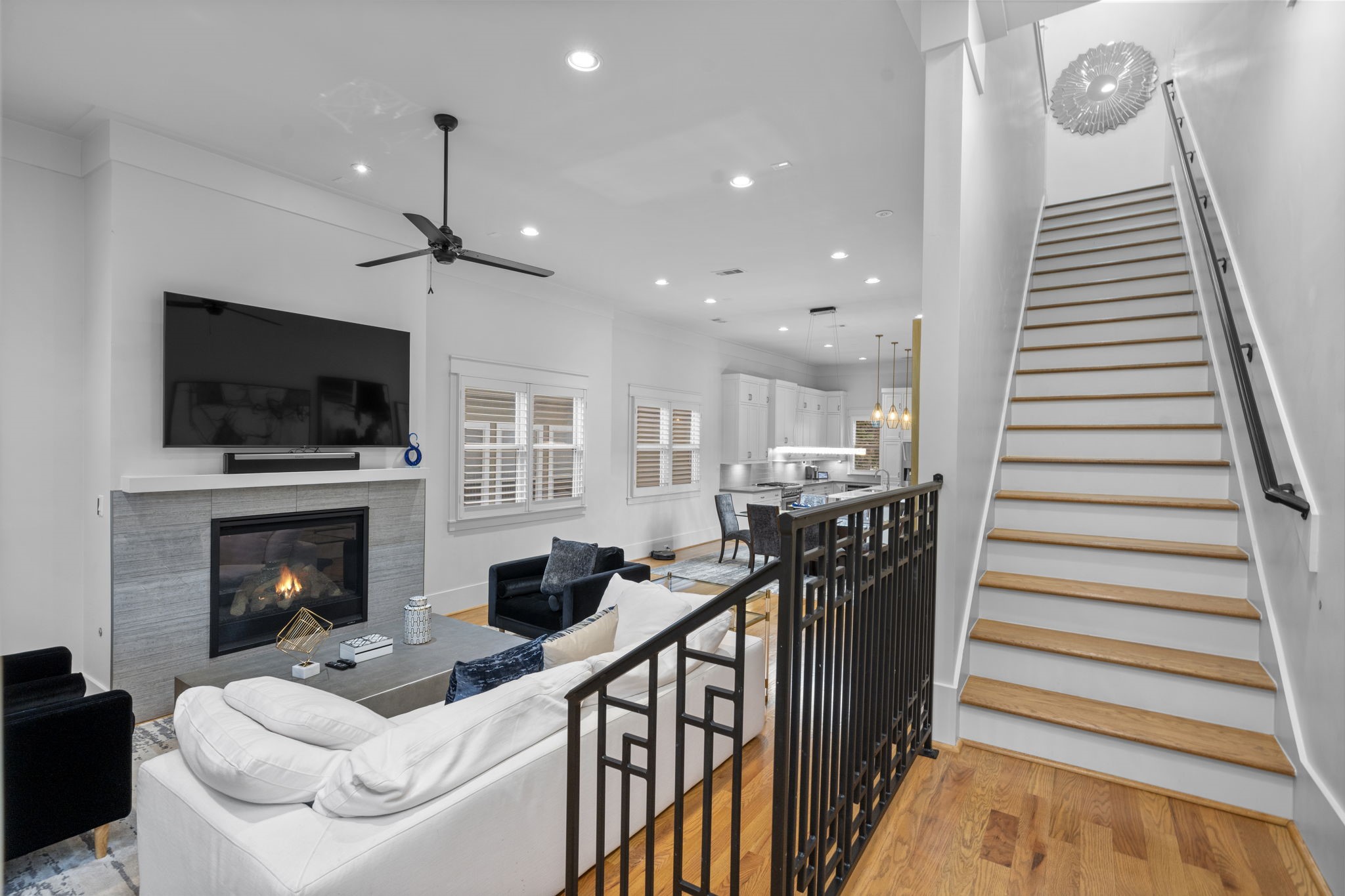 208 Aurora Street B Property Photo 28