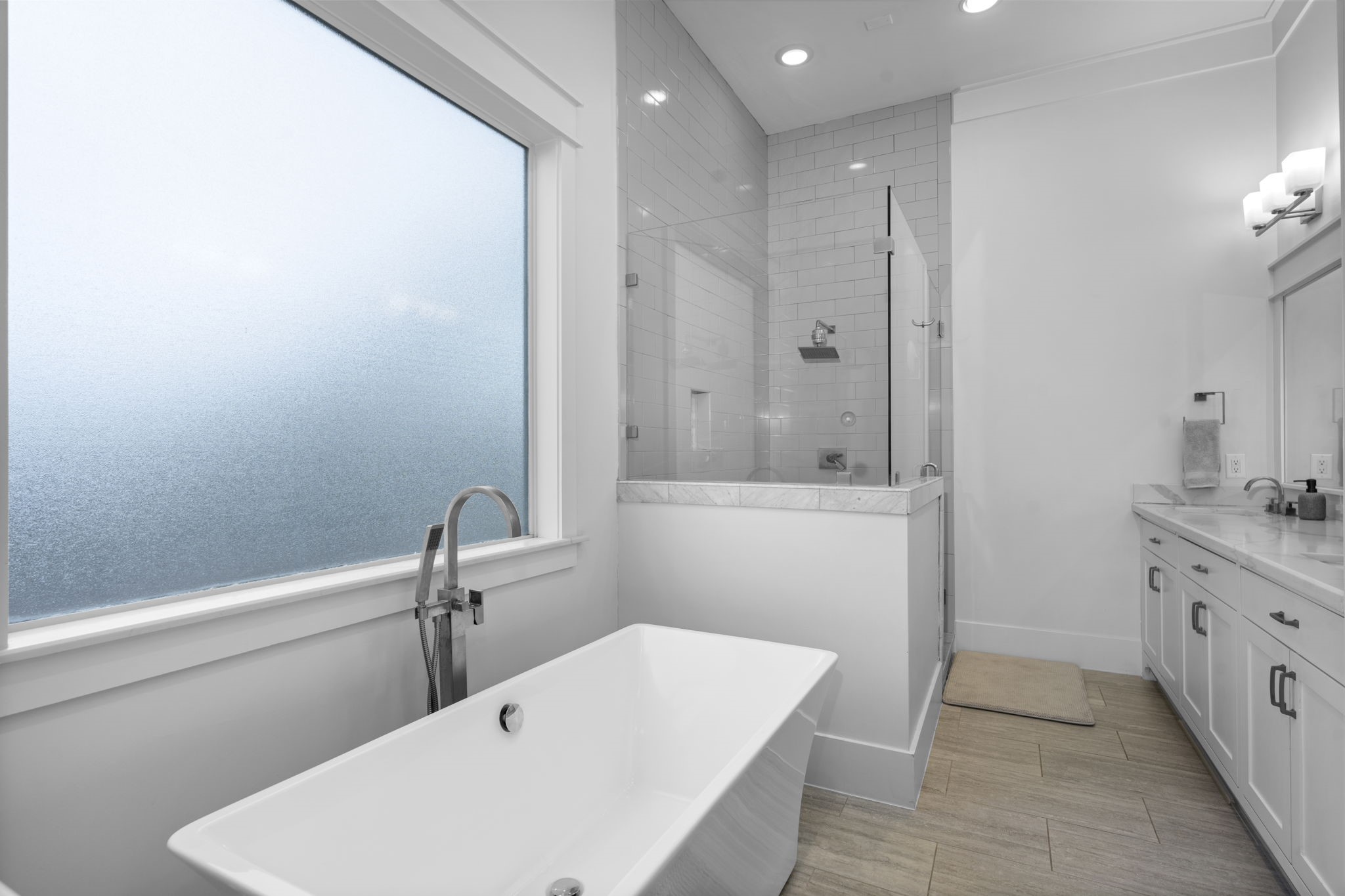 208 Aurora Street B Property Photo 40