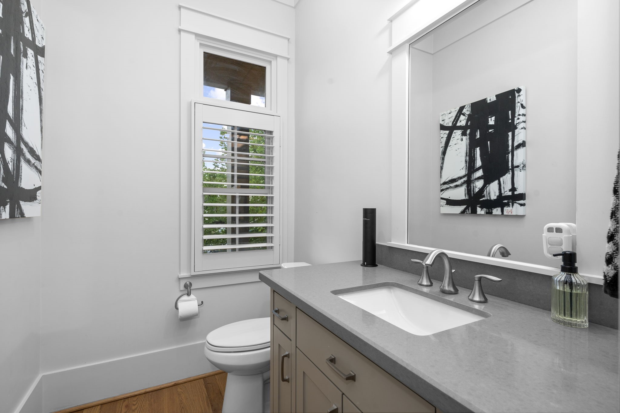 208 Aurora Street B Property Photo 41