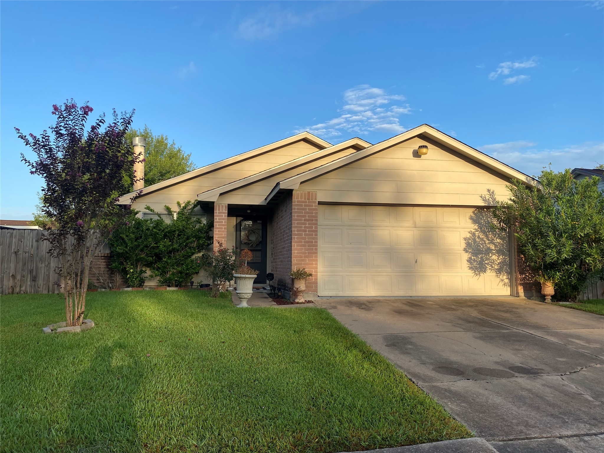 10022 Bell Towne Drive Property Photo 1