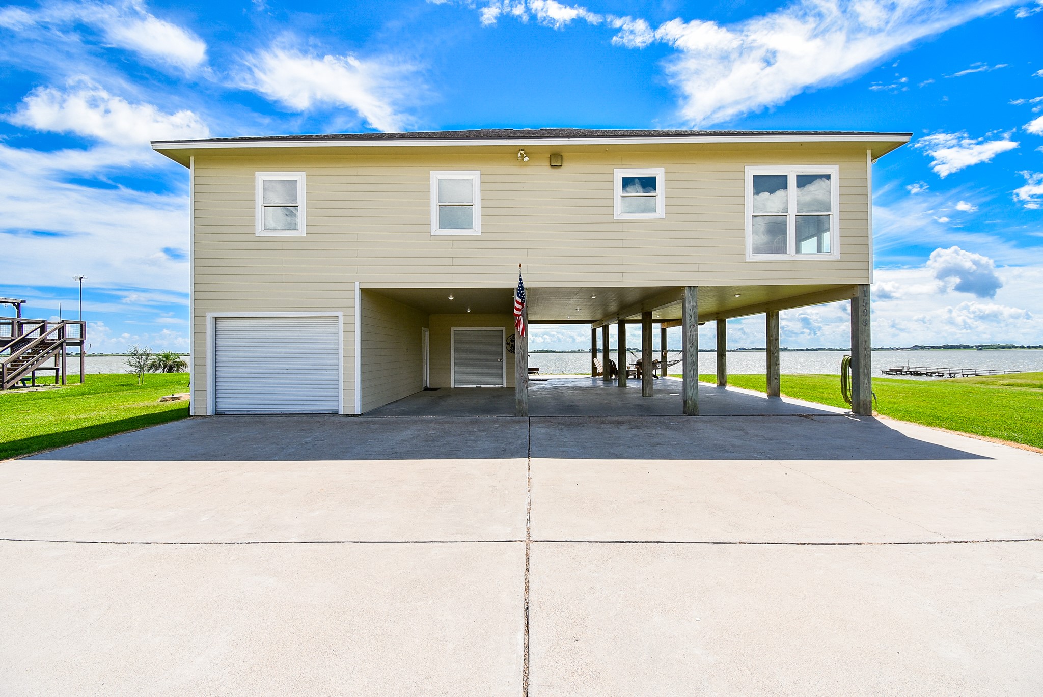 1588 W Bayshore Drive Property Photo 4