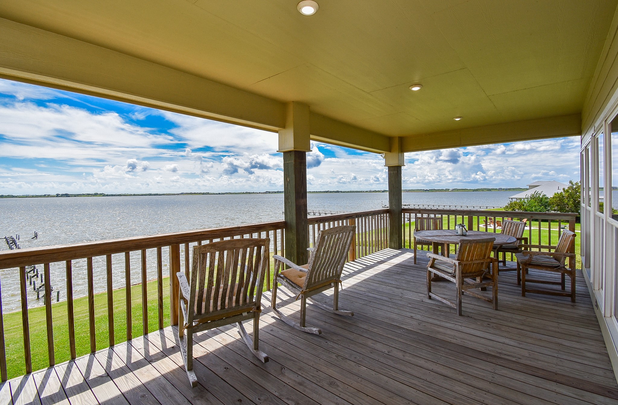 1588 W Bayshore Drive Property Photo 8