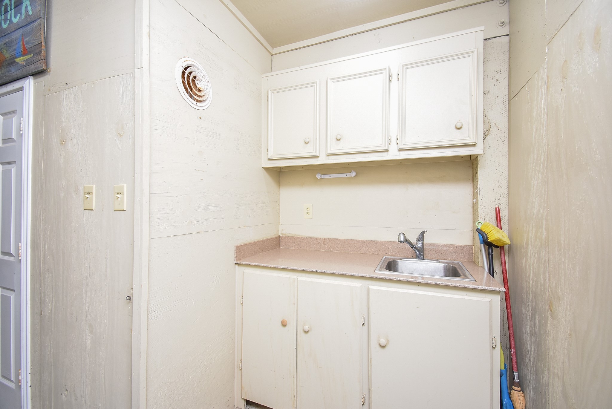 1588 W Bayshore Drive Property Photo 49