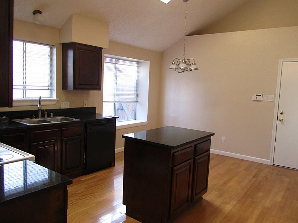 1235 Kings Creek Trl Property Photo 4