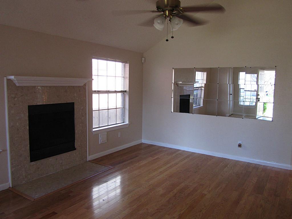 1235 Kings Creek Trl Property Photo 6