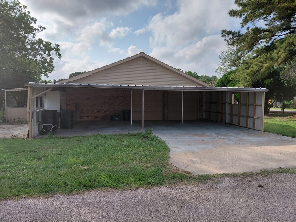 1518 Avenue B Property Photo 2