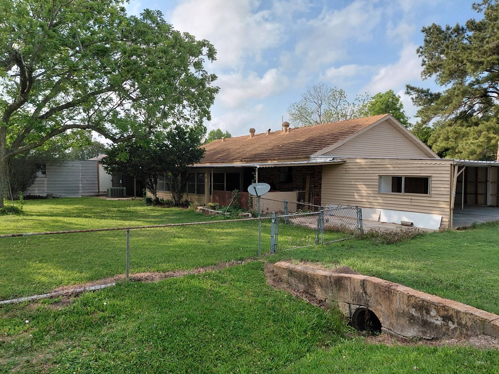 1518 Avenue B Property Photo 3