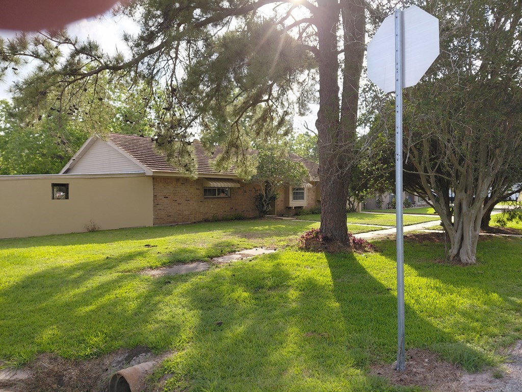 1518 Avenue B Property Photo 5