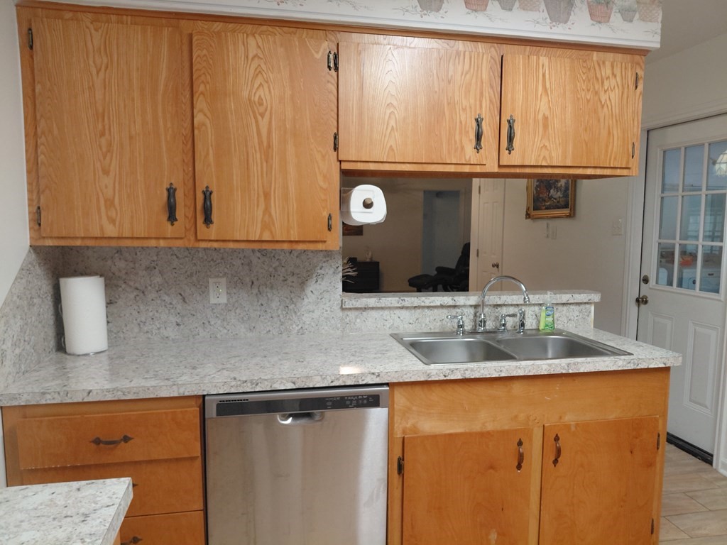 1518 Avenue B Property Photo 9